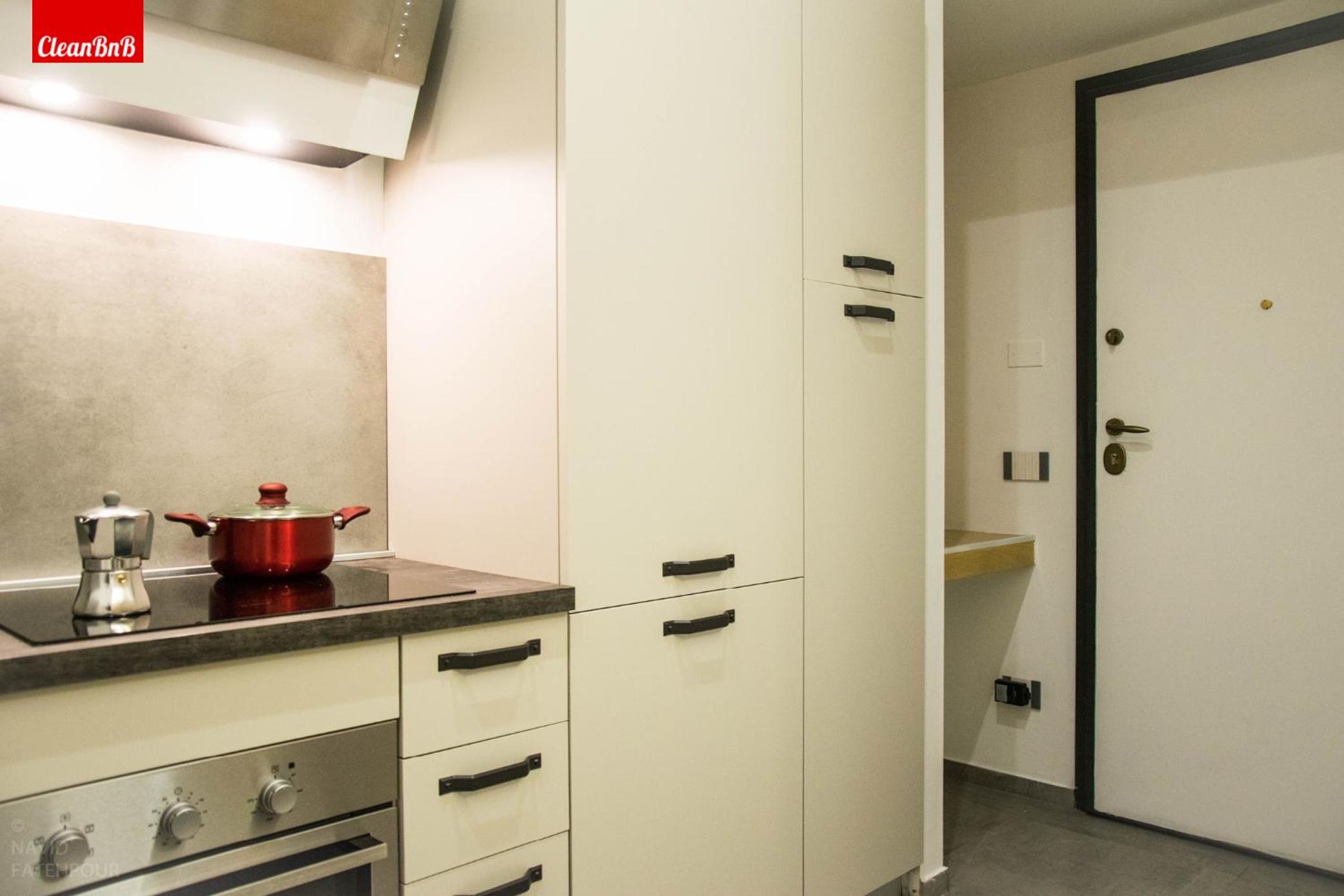 GuestHost - Largo Leopardi Modern Apartment