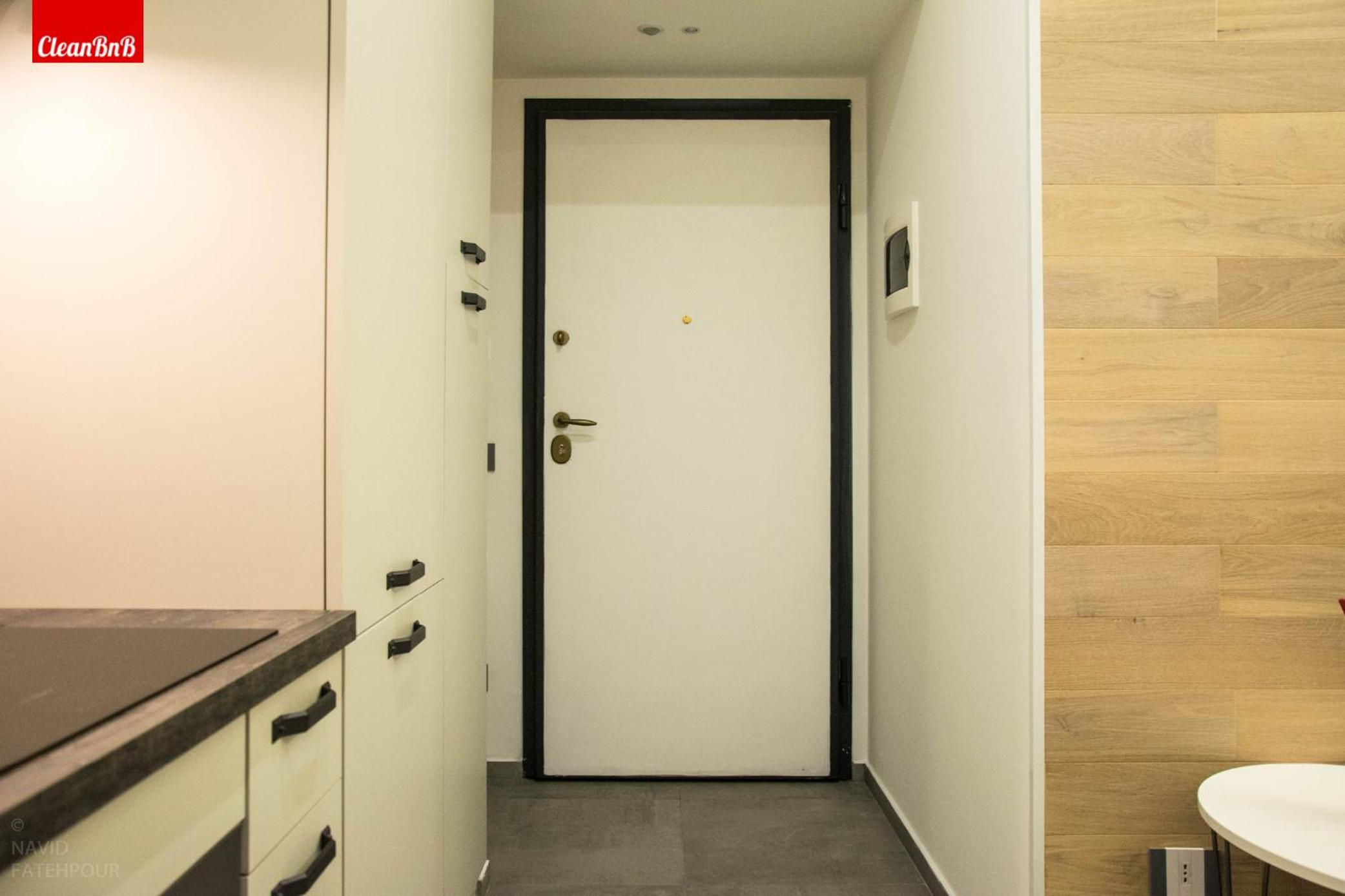 GuestHost - Largo Leopardi Modern Apartment