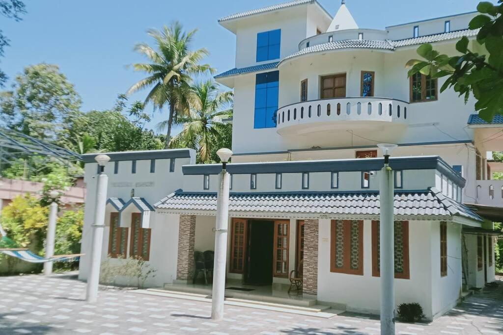 Varkala- Aroma Ac pvt Villa hammocks kitchen