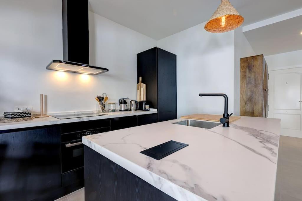 Apartment Alejandra - Gerenoveerd appartement direct aan zee