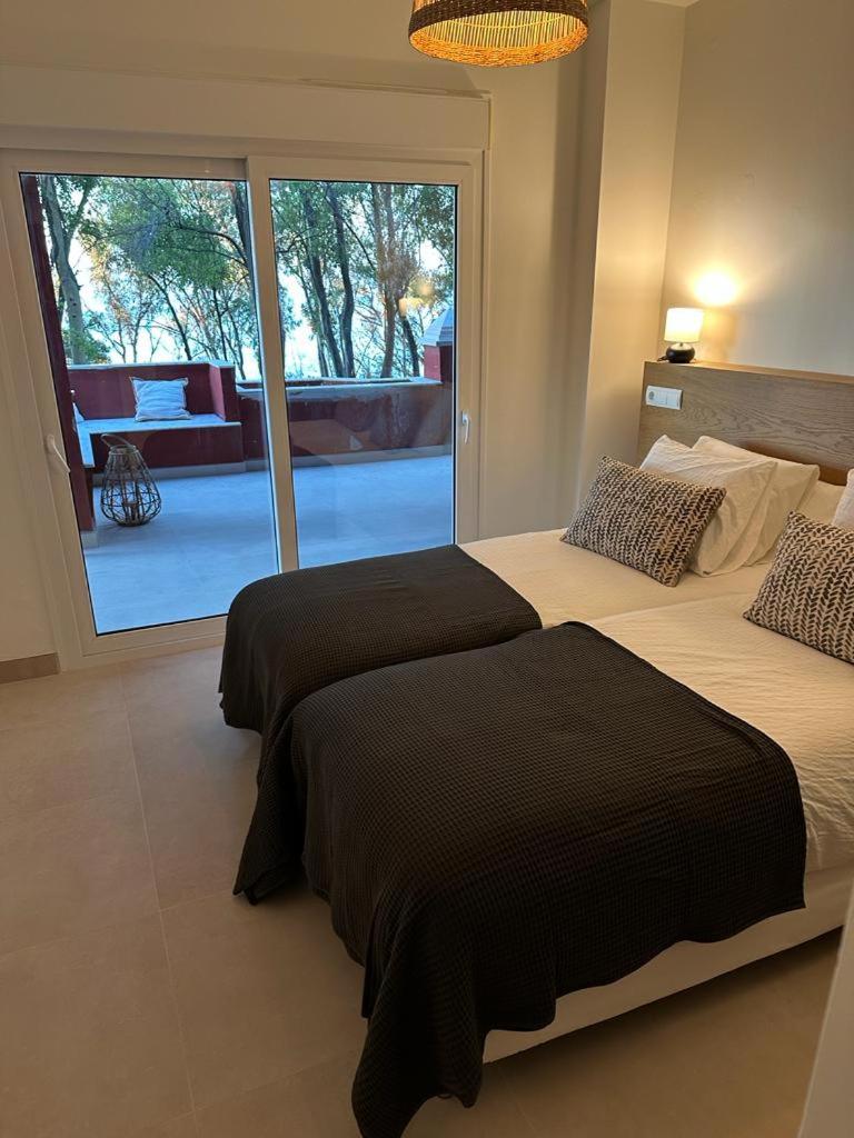 Apartment Alejandra - Gerenoveerd appartement direct aan zee