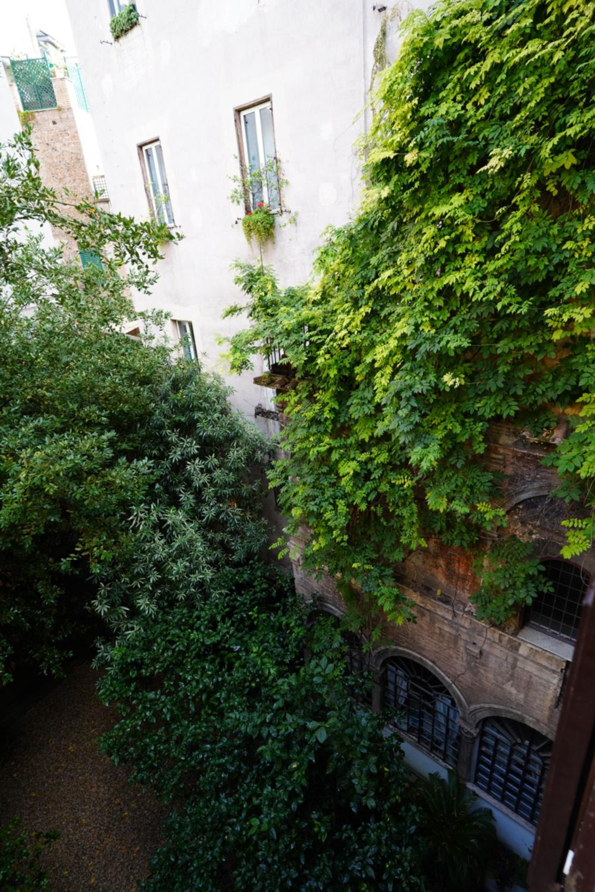 Rome Center, luxury & history in Via Monserrato