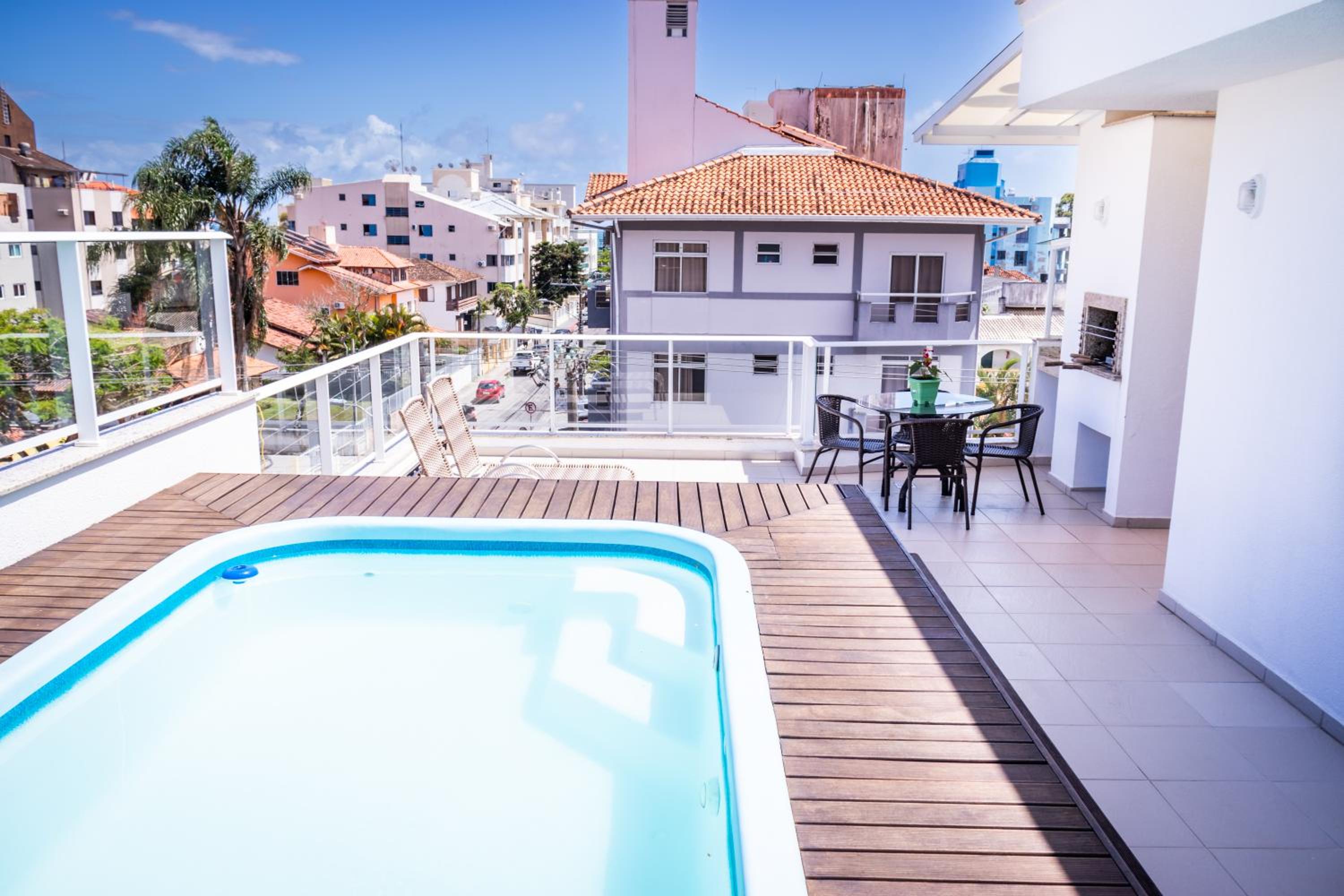 Cobertura c piscina