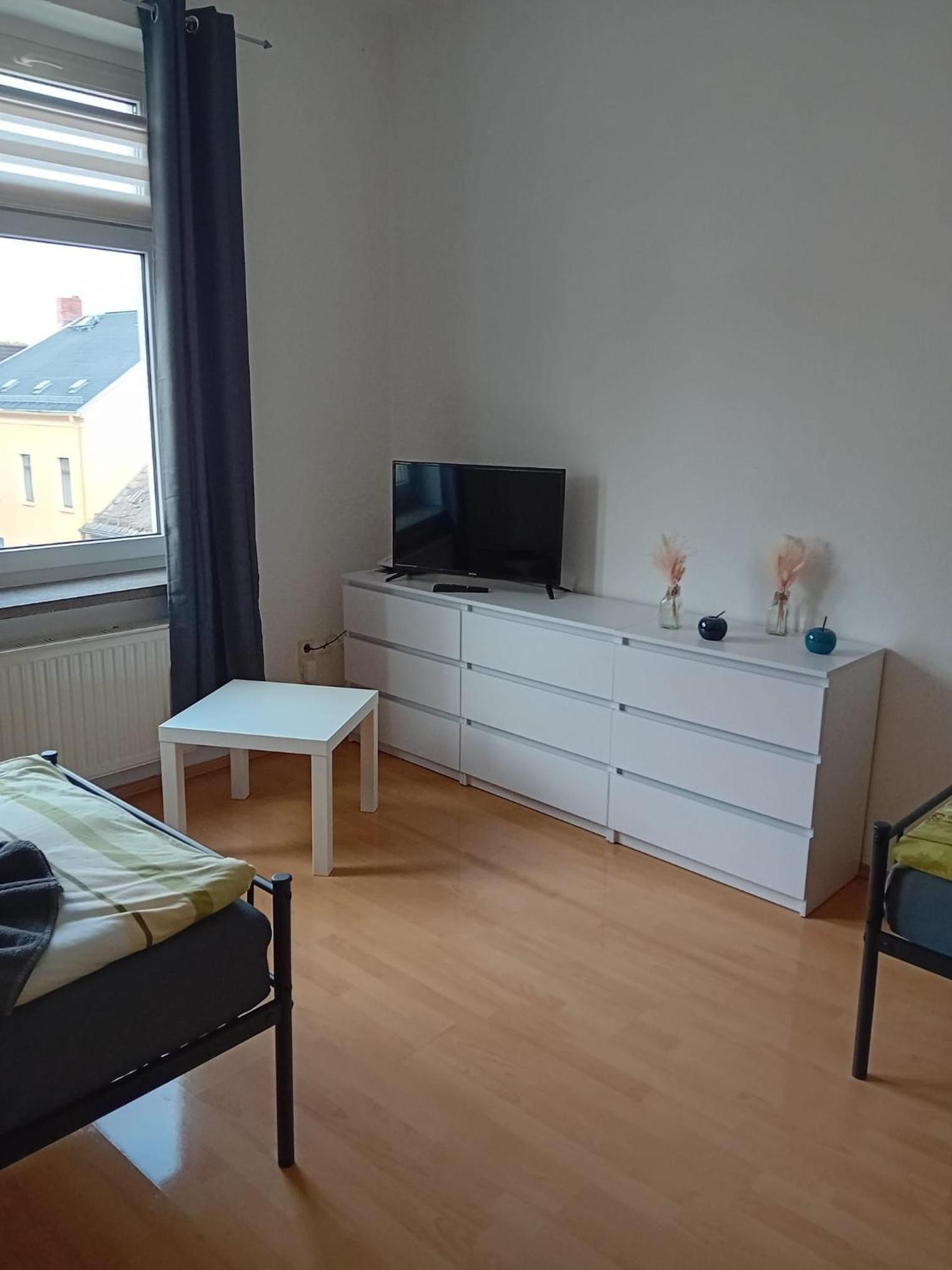Stellas Monteurwohnungen en Werdau — hotel room