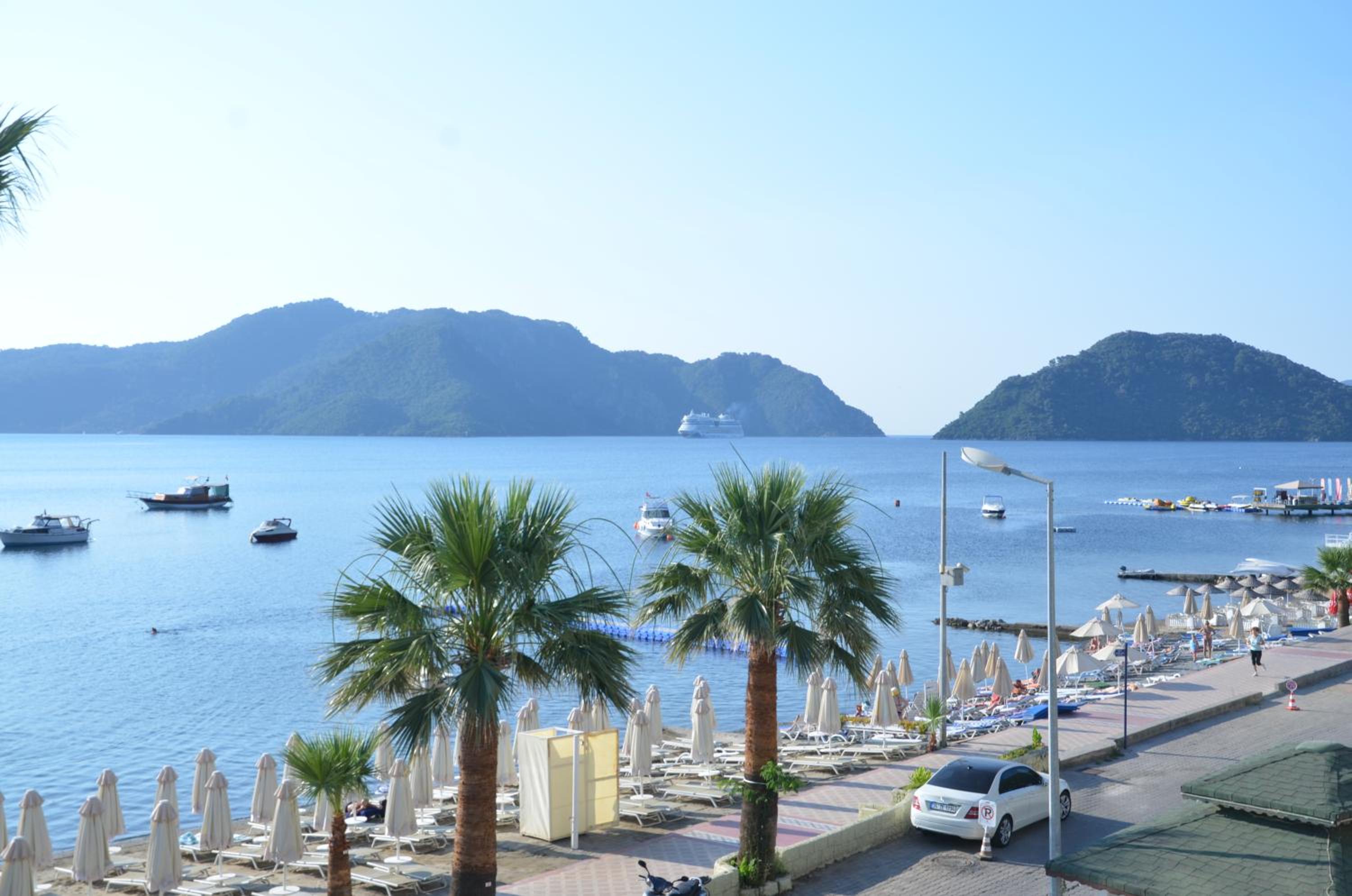 Uysal Motel Beach