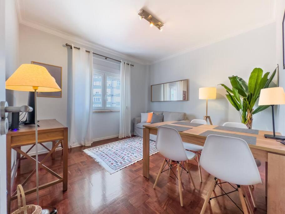 Olaias Lisbon 2bed near Metro view 2