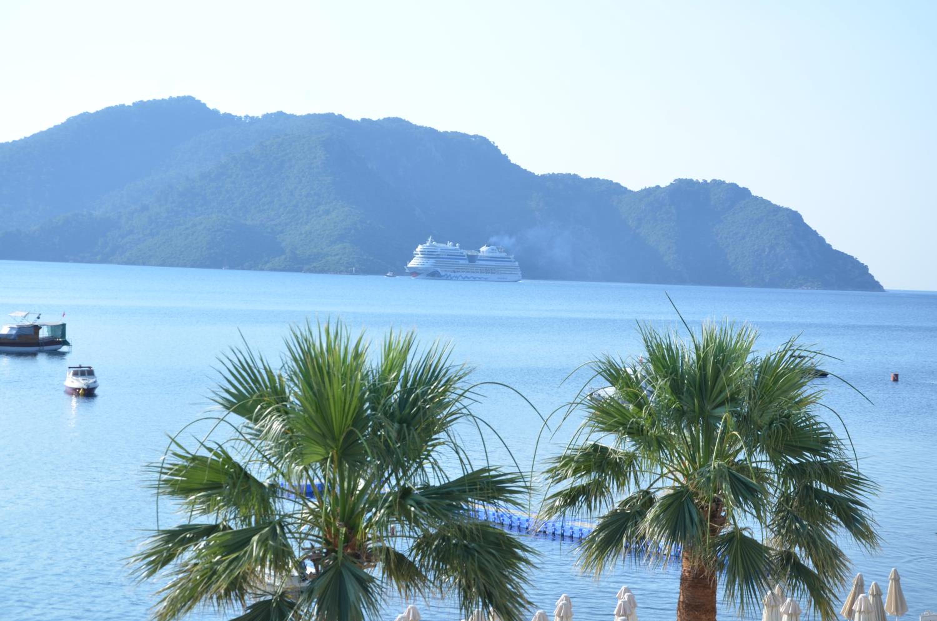 Uysal Motel Beach