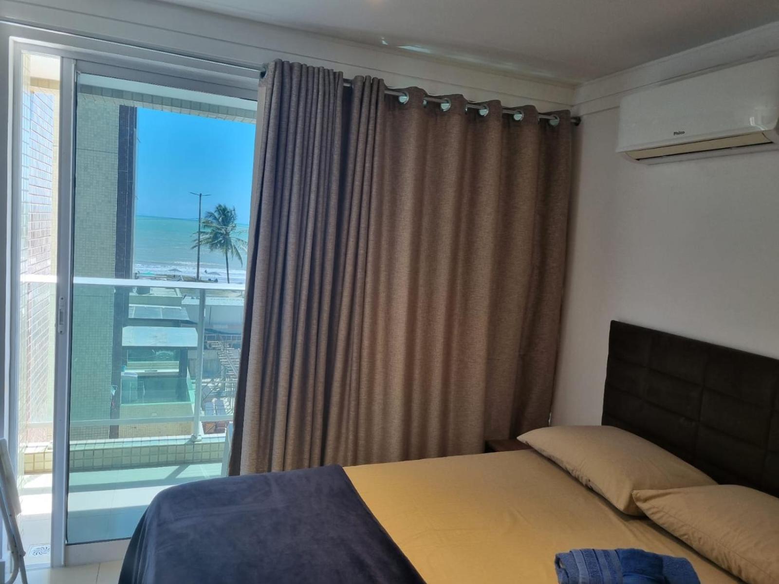 Confortável Flat com vista parcial do mar de Intermares