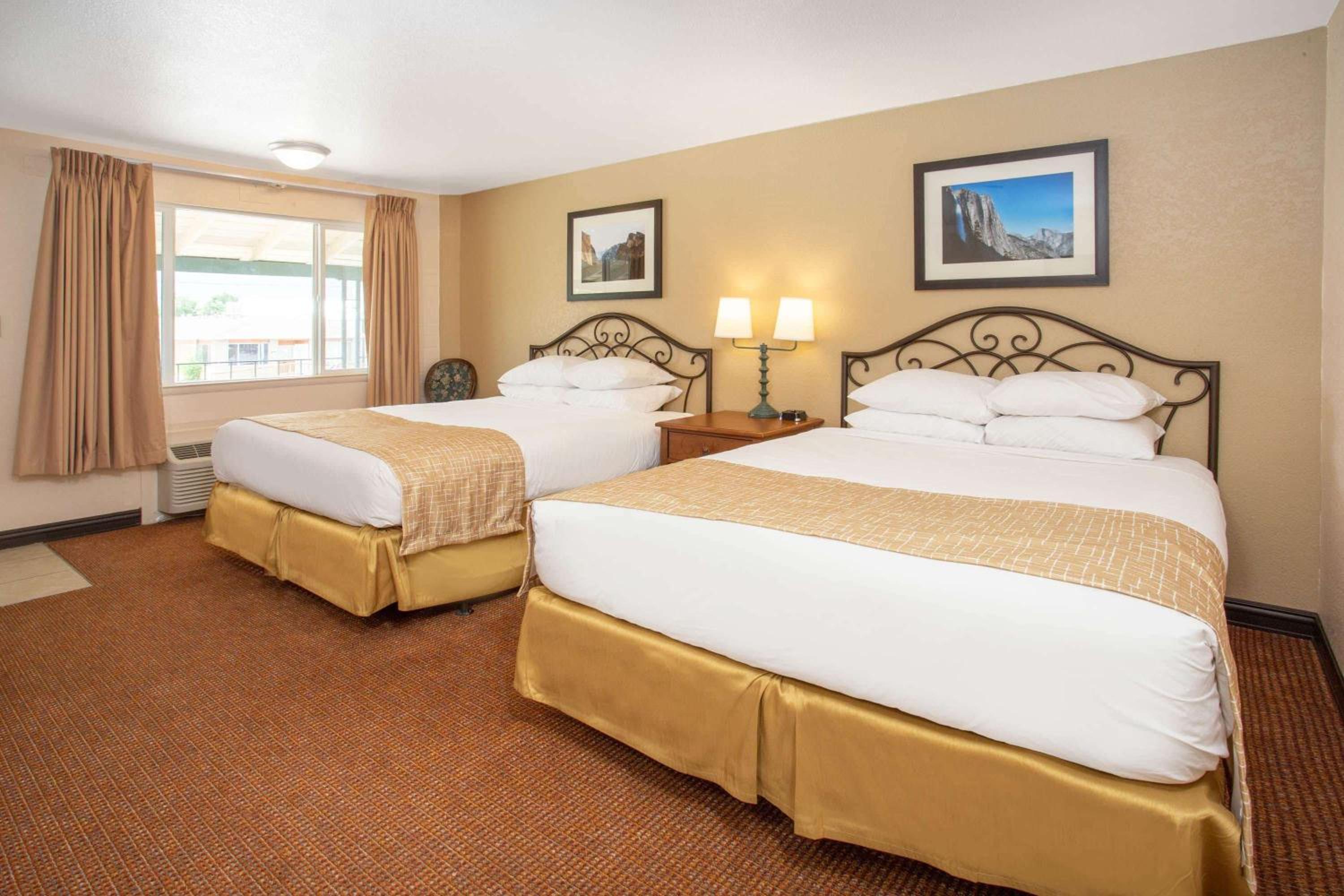 Travelodge by Wyndham Hawthorne