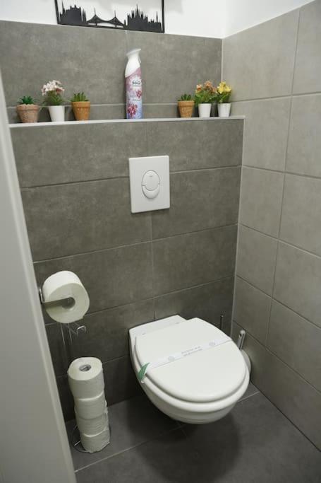 Budapest Flamingo Central Home Stay - Balcony, AC, Downtown view 2