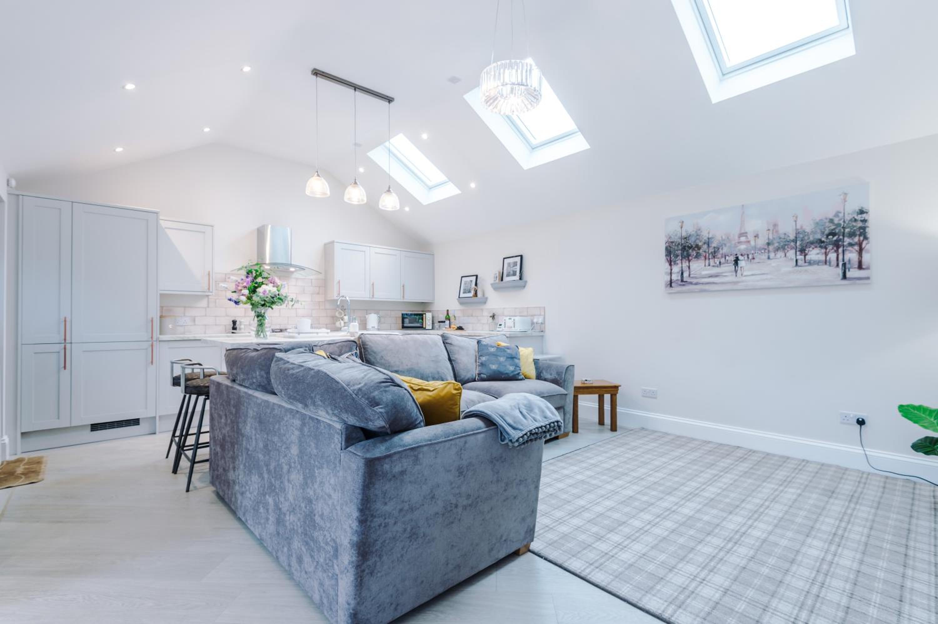 The Knoll Lodge- Beautiful Luxurious One Double Bedroom Property view 2