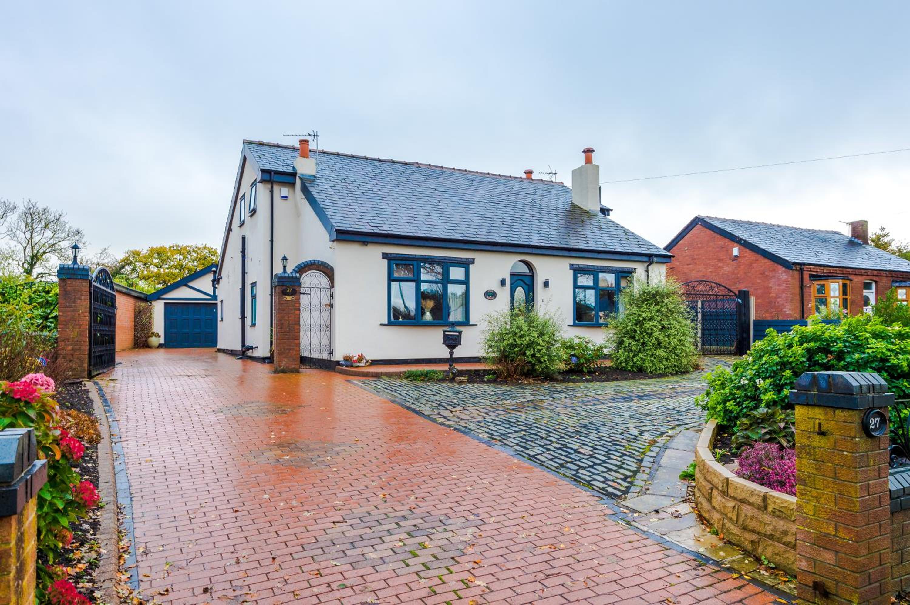 The Knoll Lodge- Beautiful Luxurious One Double Bedroom Property view 5