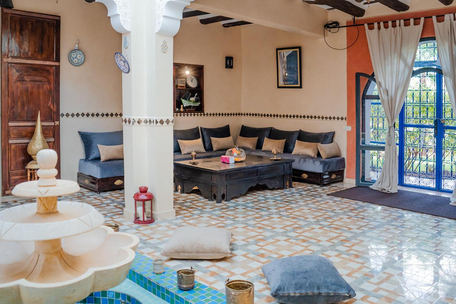 lounge