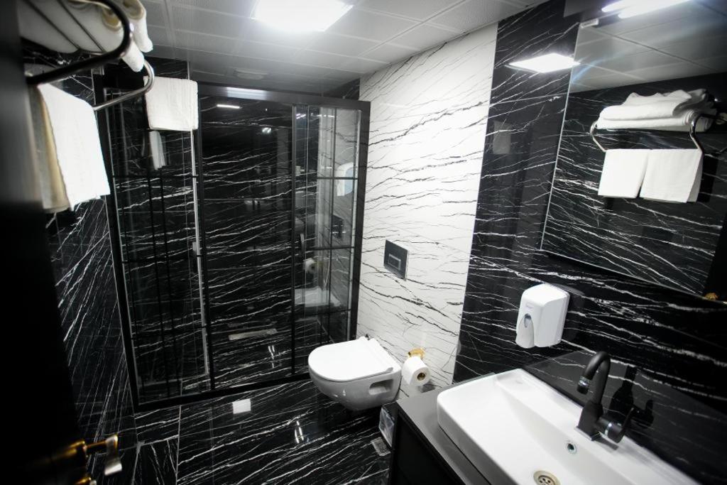 KY Continental Apartments - Image 33