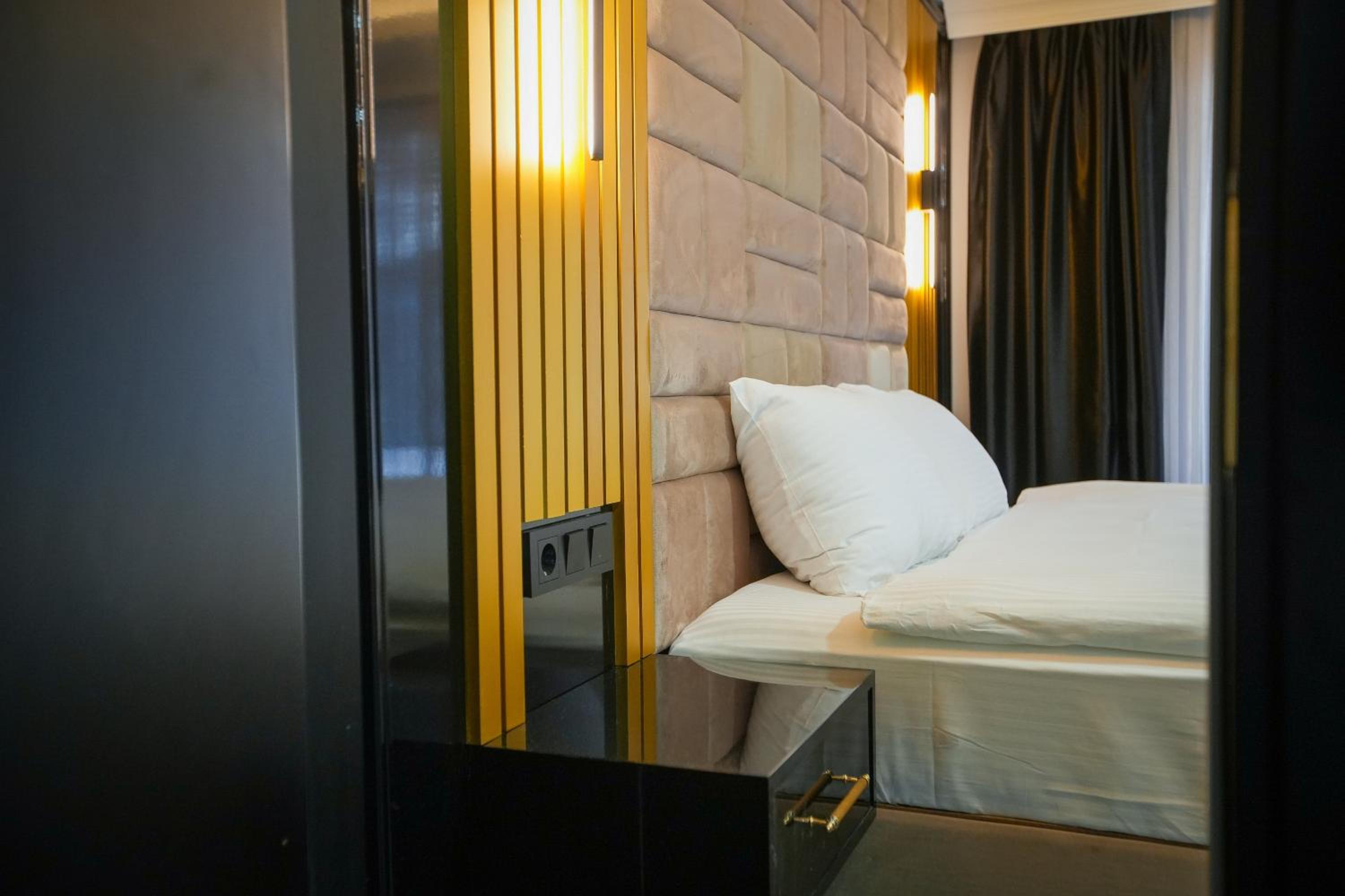 KY Continental Apartments - Image 15