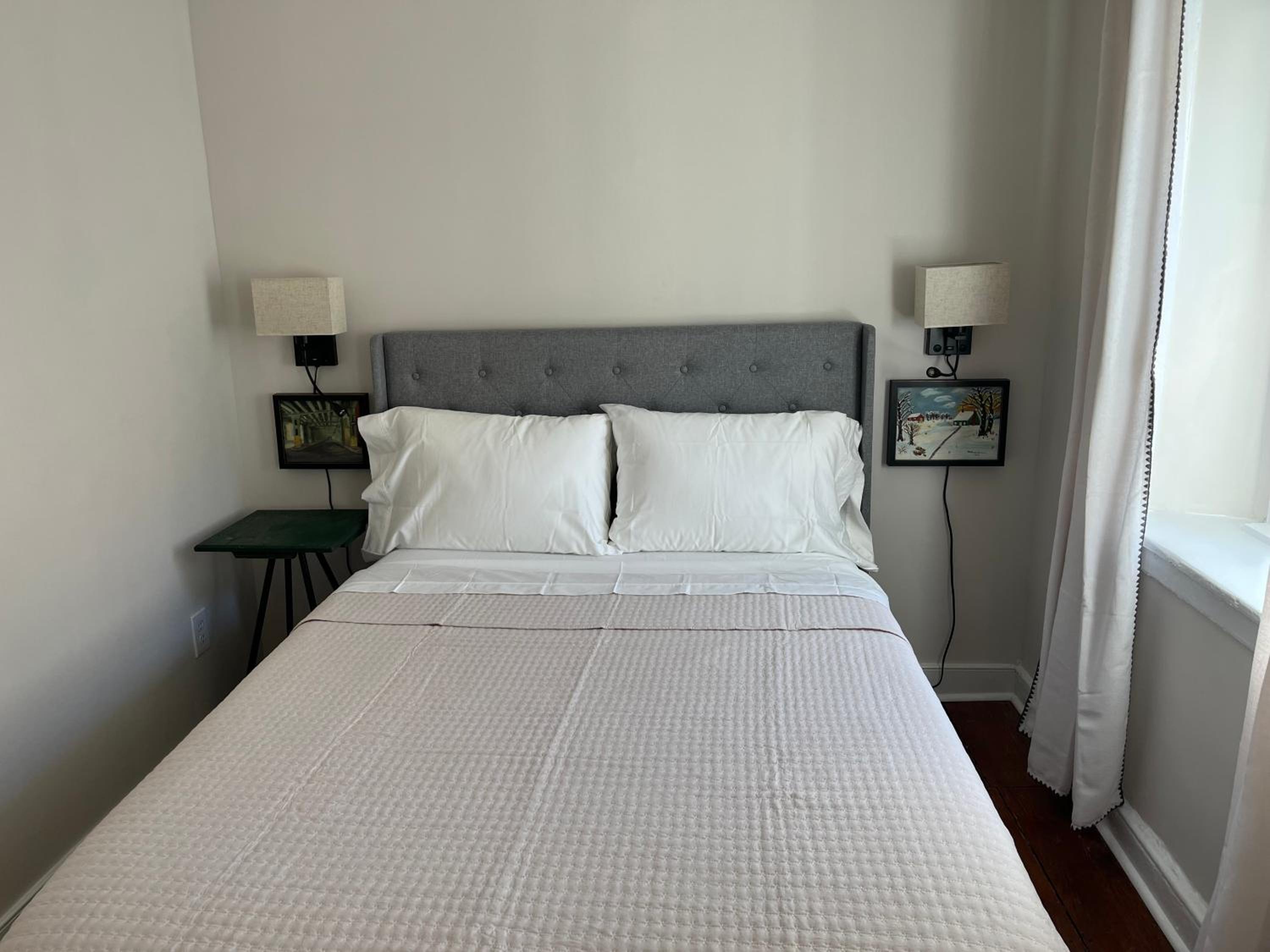 The Trinity Cottage in Manayunk, Walk to Main Street and Train view 3