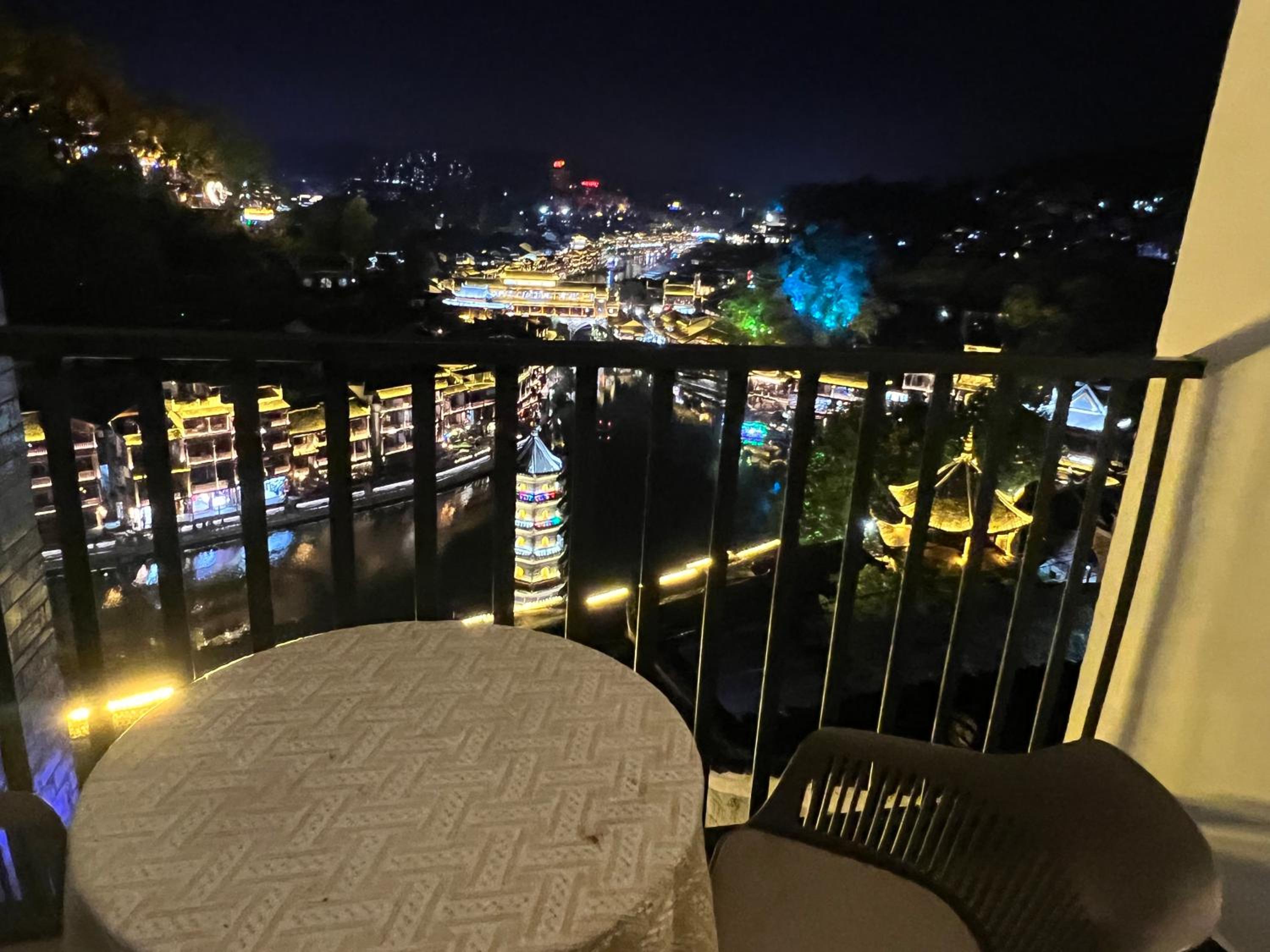 Phoenix Best River View B&B