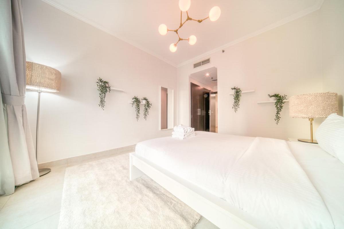 Marina Quays West, Dubai Marina - Mint Stay