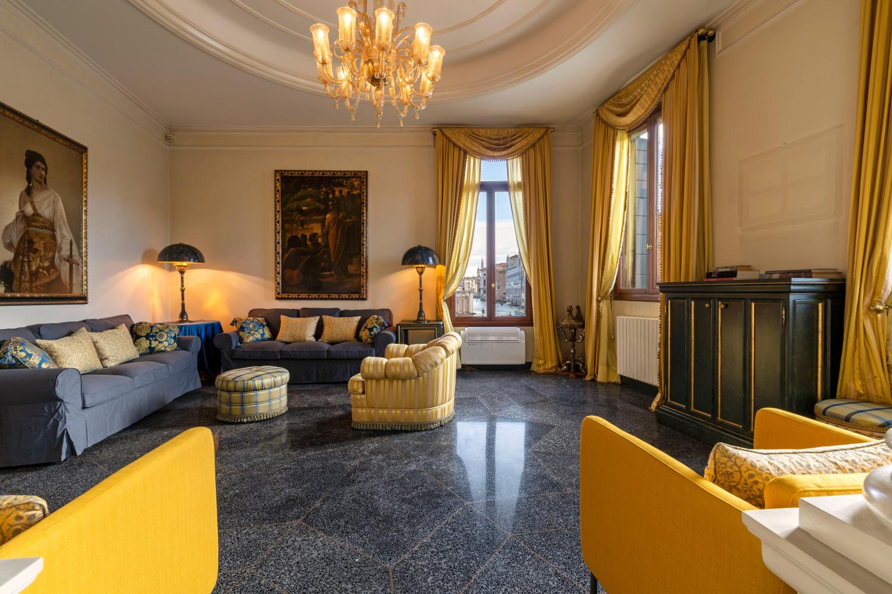 lounge