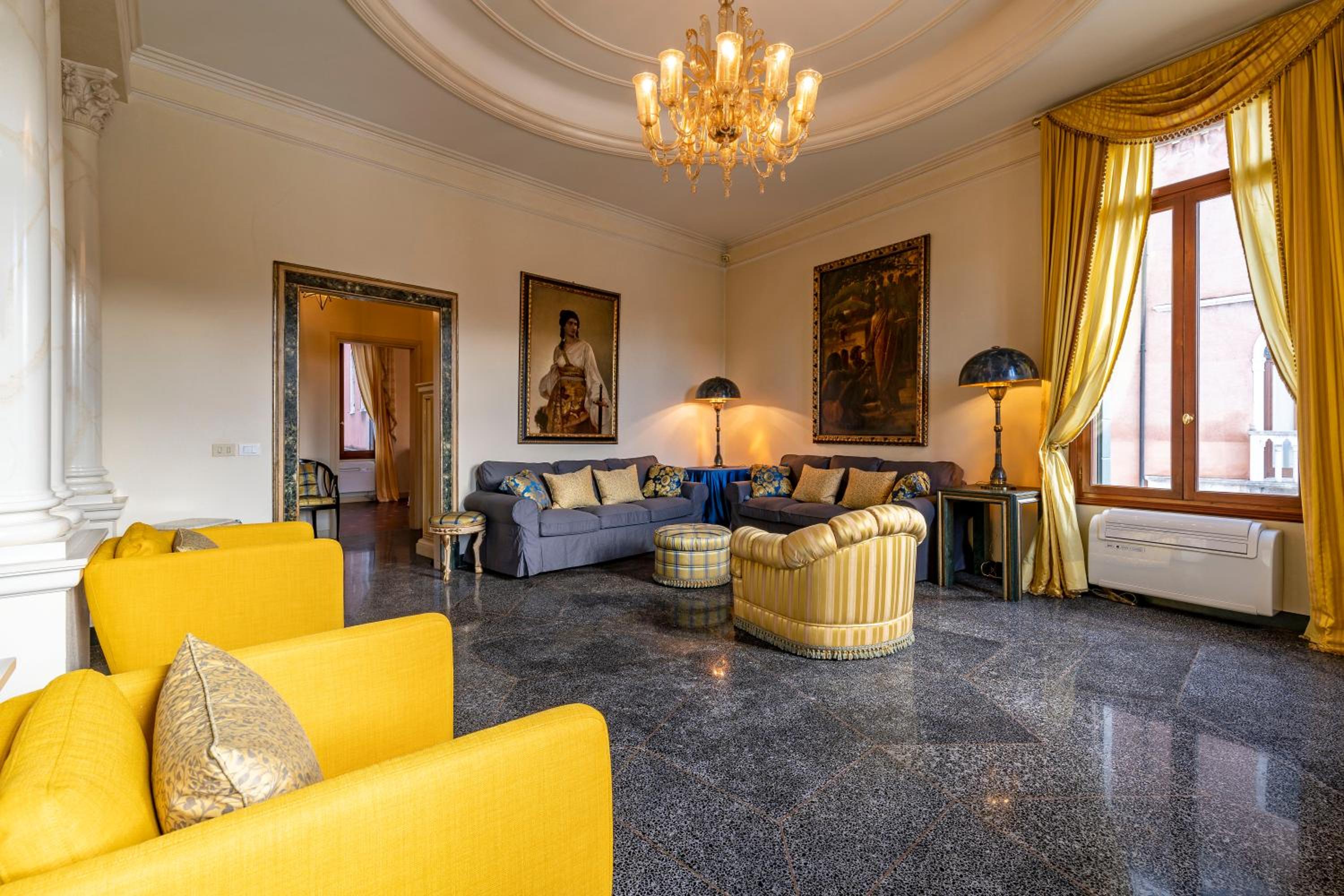 lounge