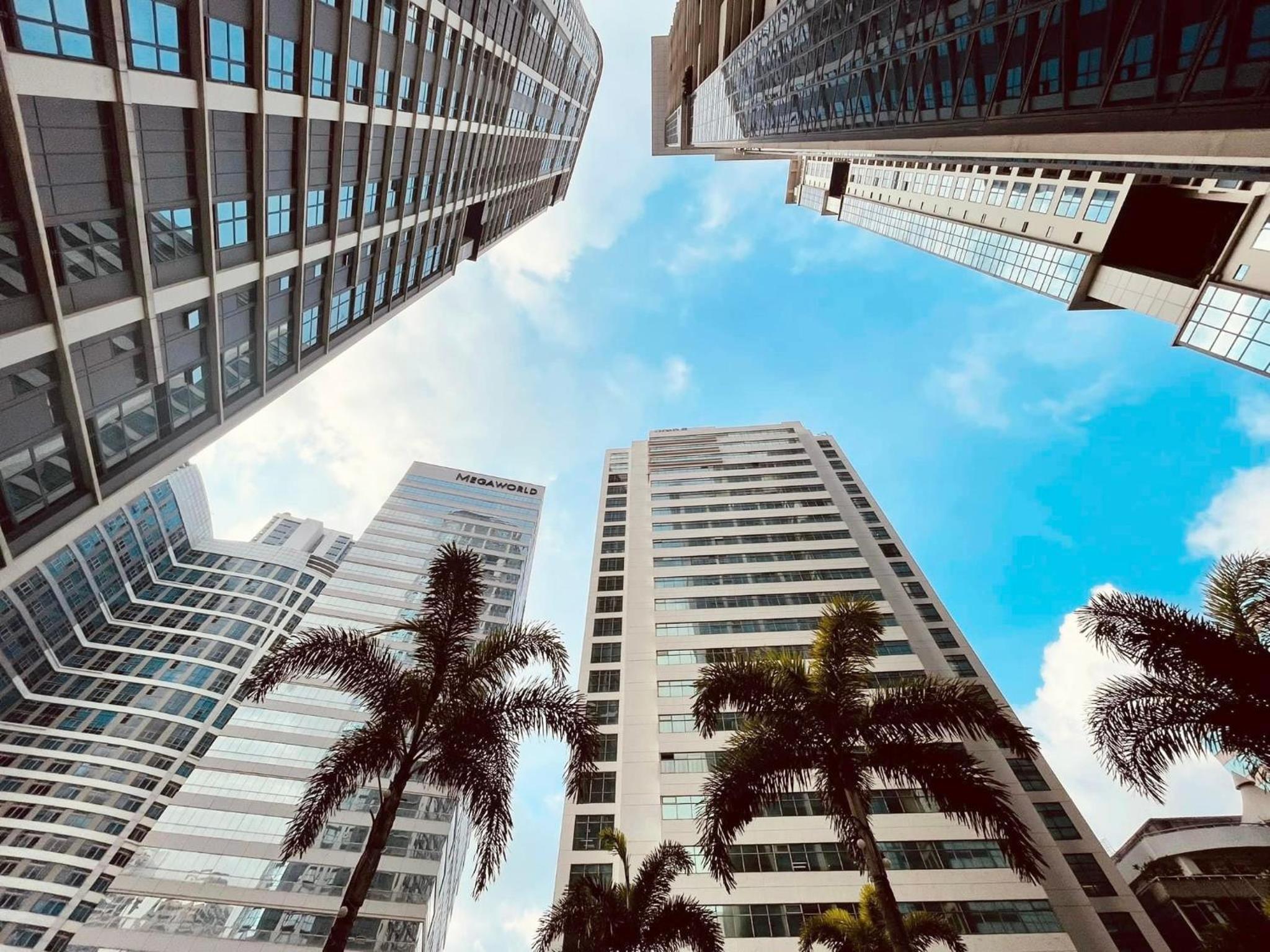 one bedroom suite with stunning city views on 38th floor in Eastwood Metro Manila
