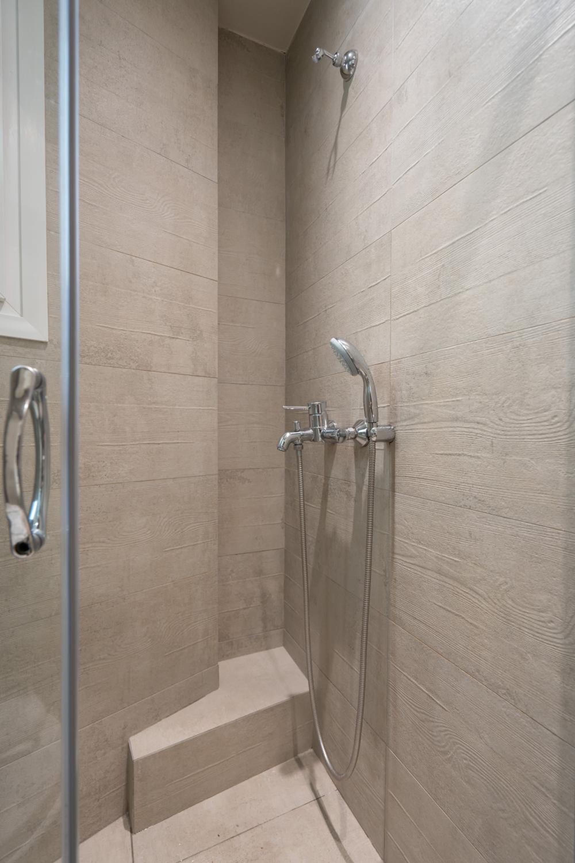 Classy Apartment in Koukaki, Walk to Metro & Acropolis