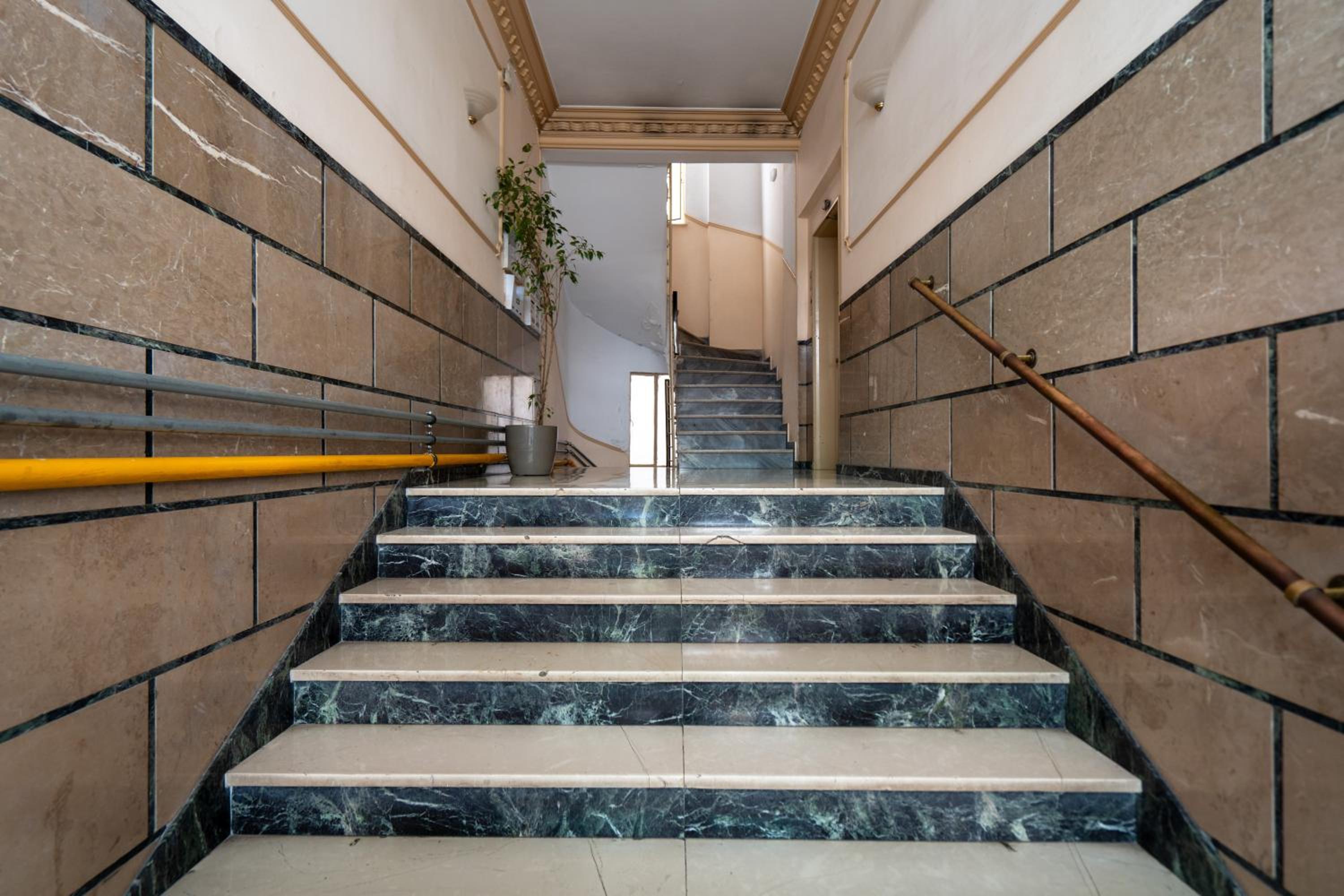 Classy Apartment in Koukaki, Walk to Metro & Acropolis