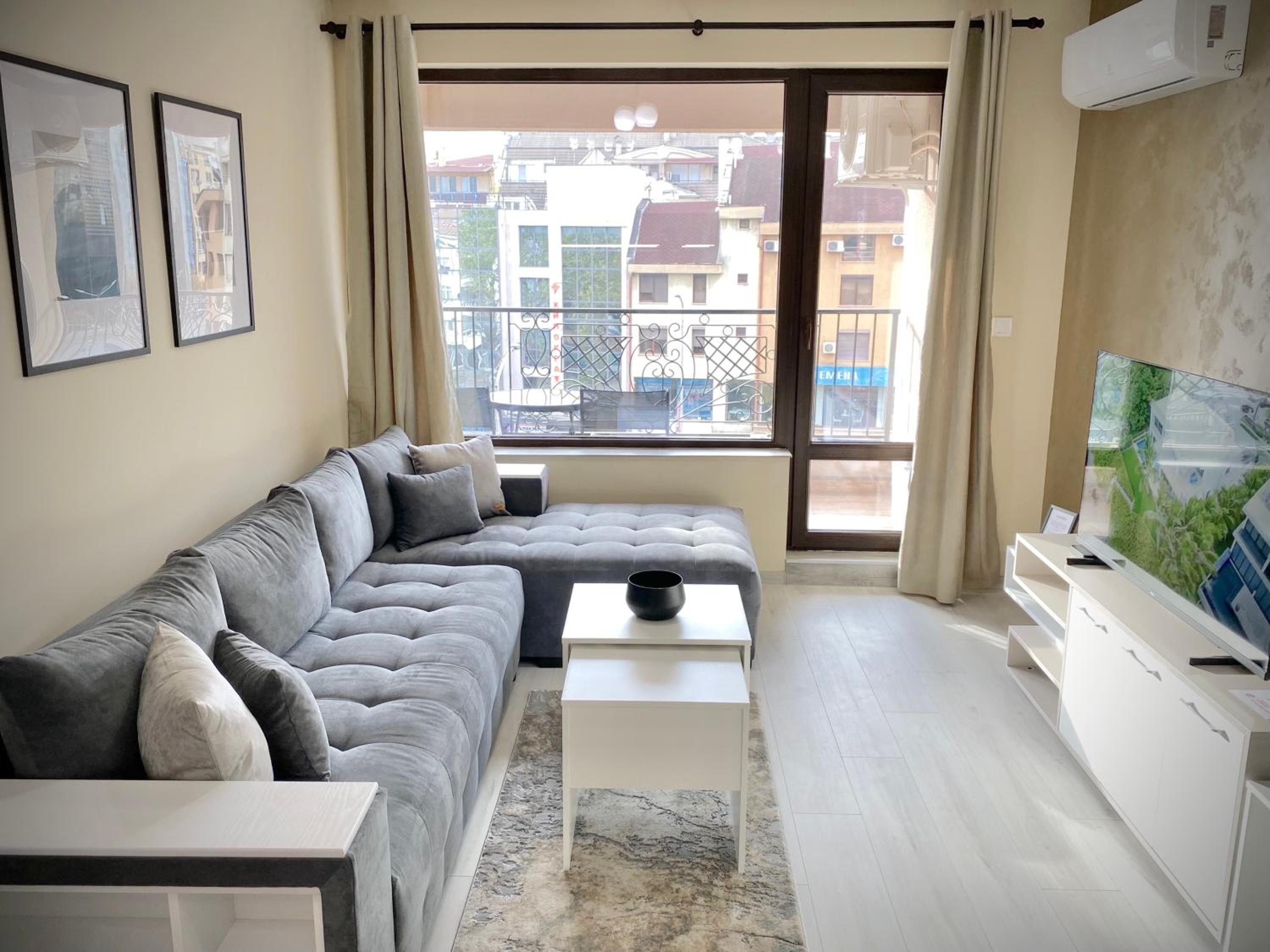 Beautiful & Comfy Apartment for 4 Guest and Free Parking