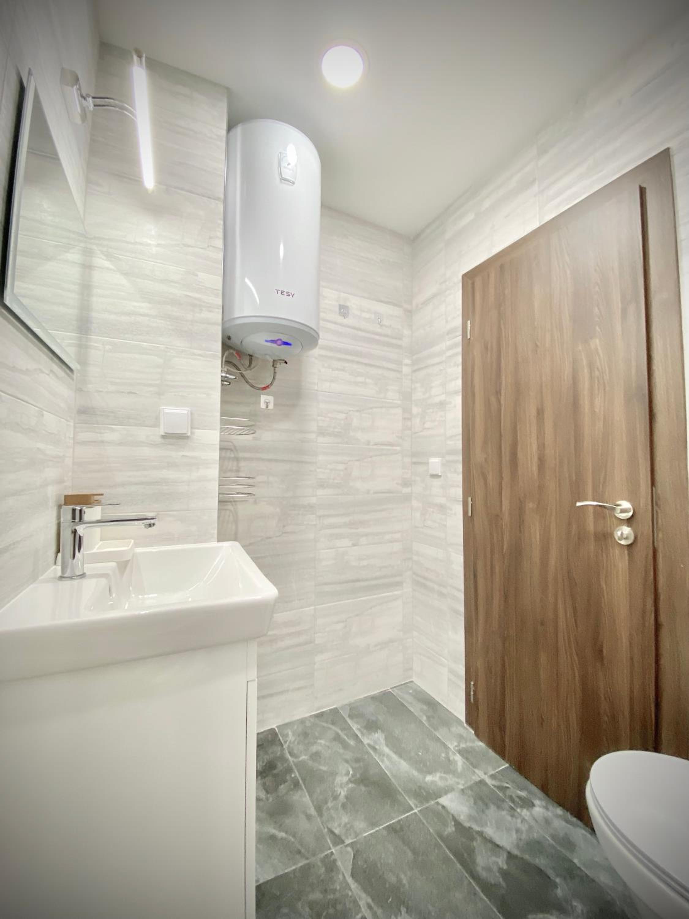Beautiful & Comfy Apartment for 4 Guest and Free Parking