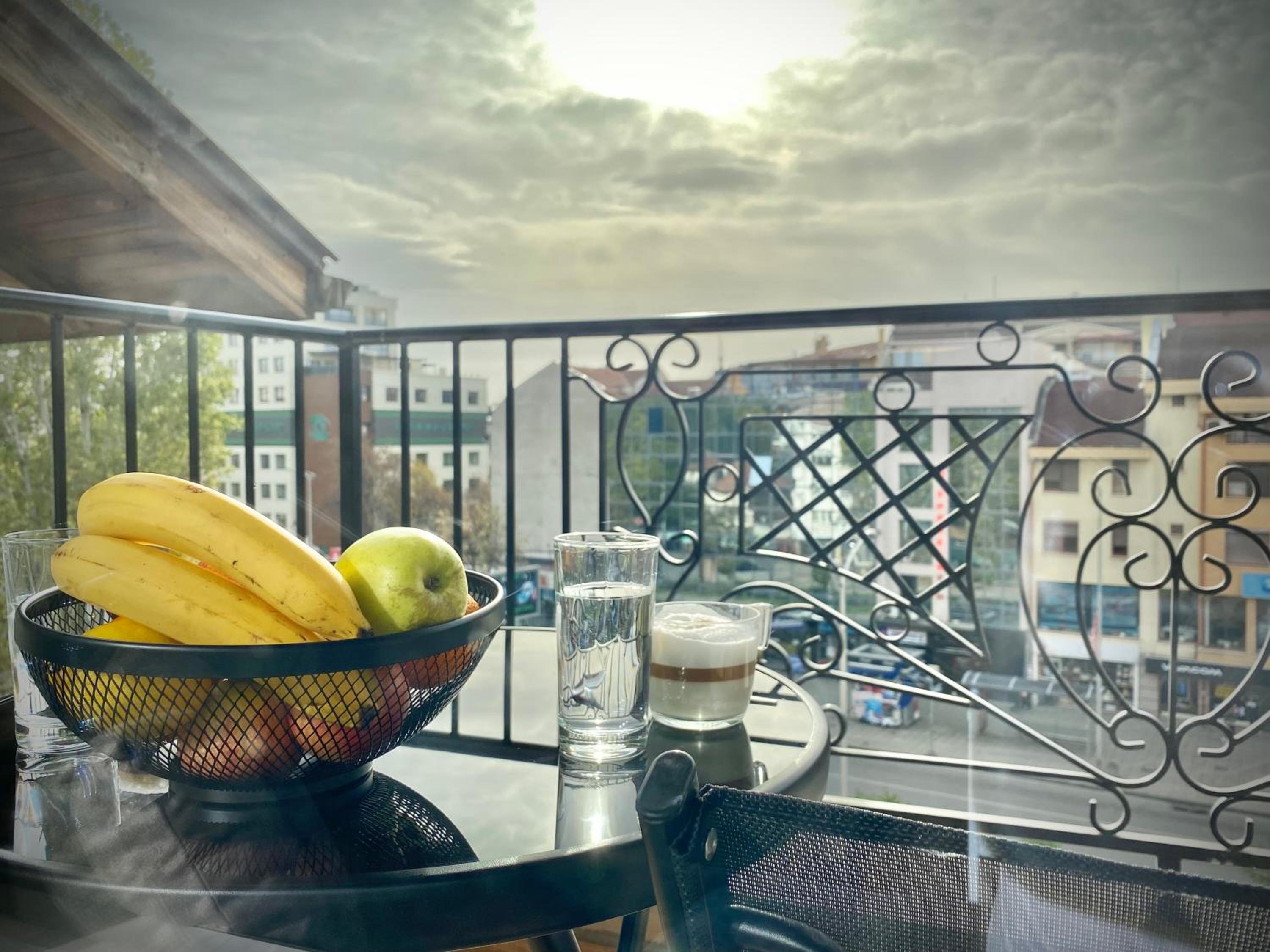 Beautiful & Comfy Apartment for 4 Guest and Free Parking