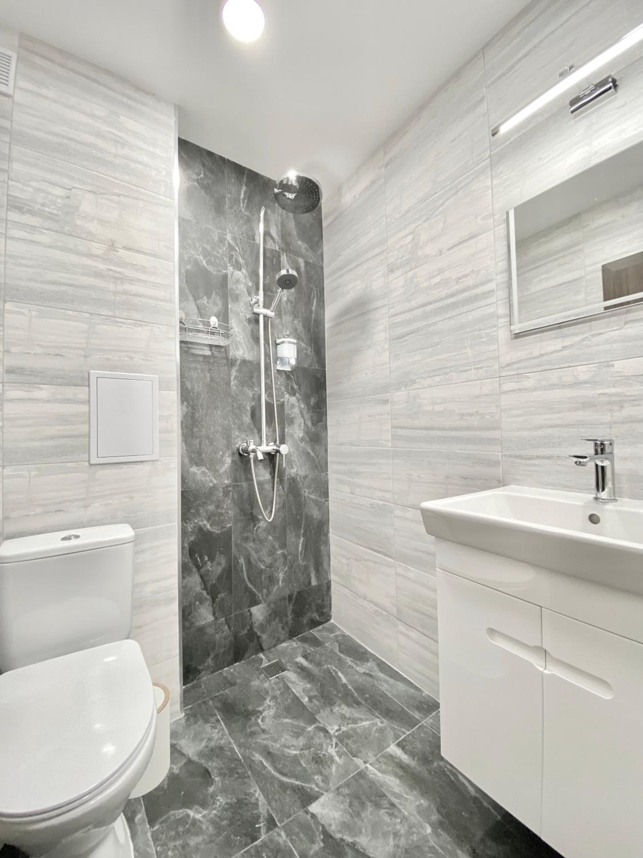 Beautiful & Comfy Apartment for 4 Guest and Free Parking