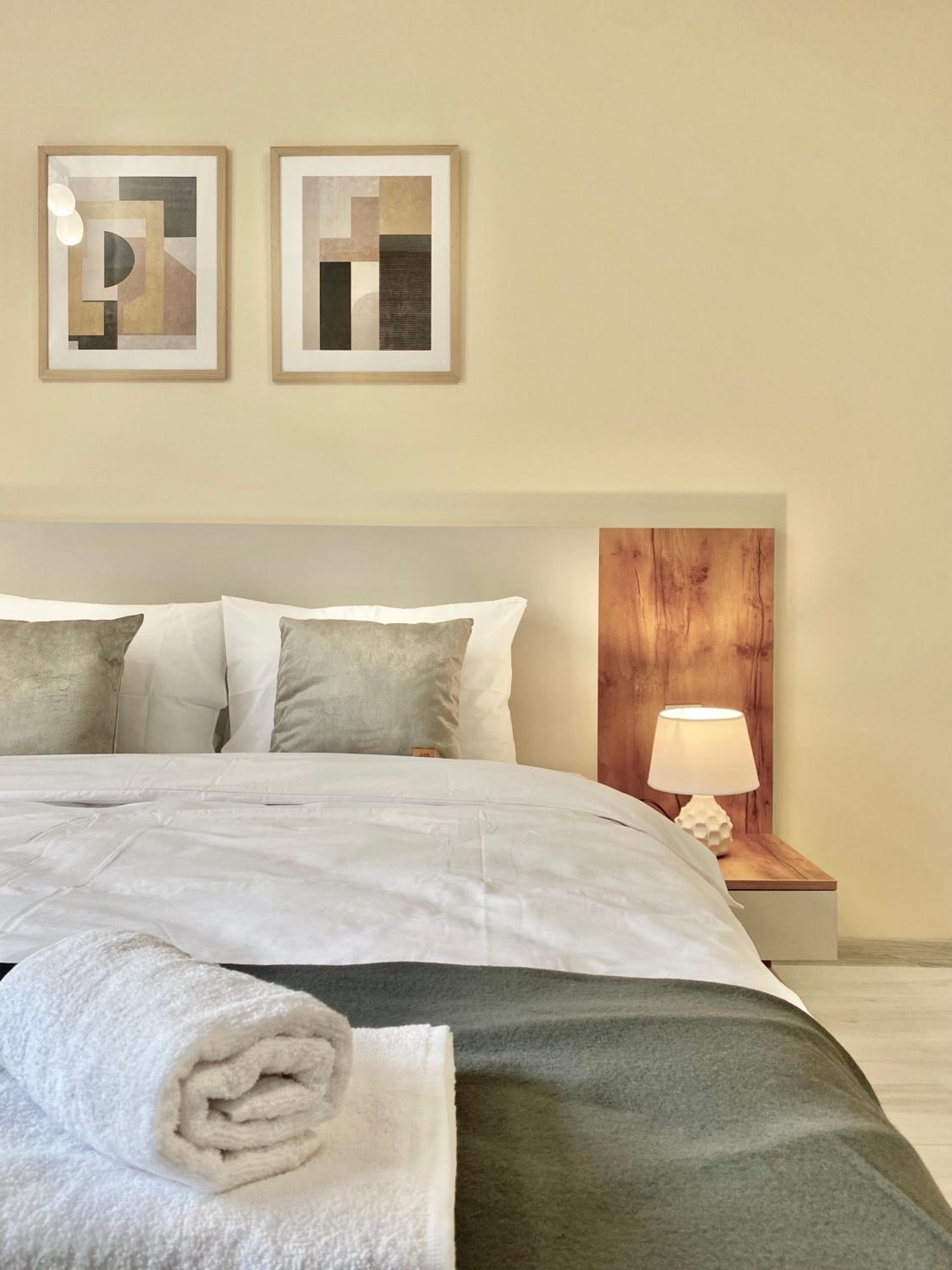 Beautiful & Comfy Apartment for 4 Guest and Free Parking
