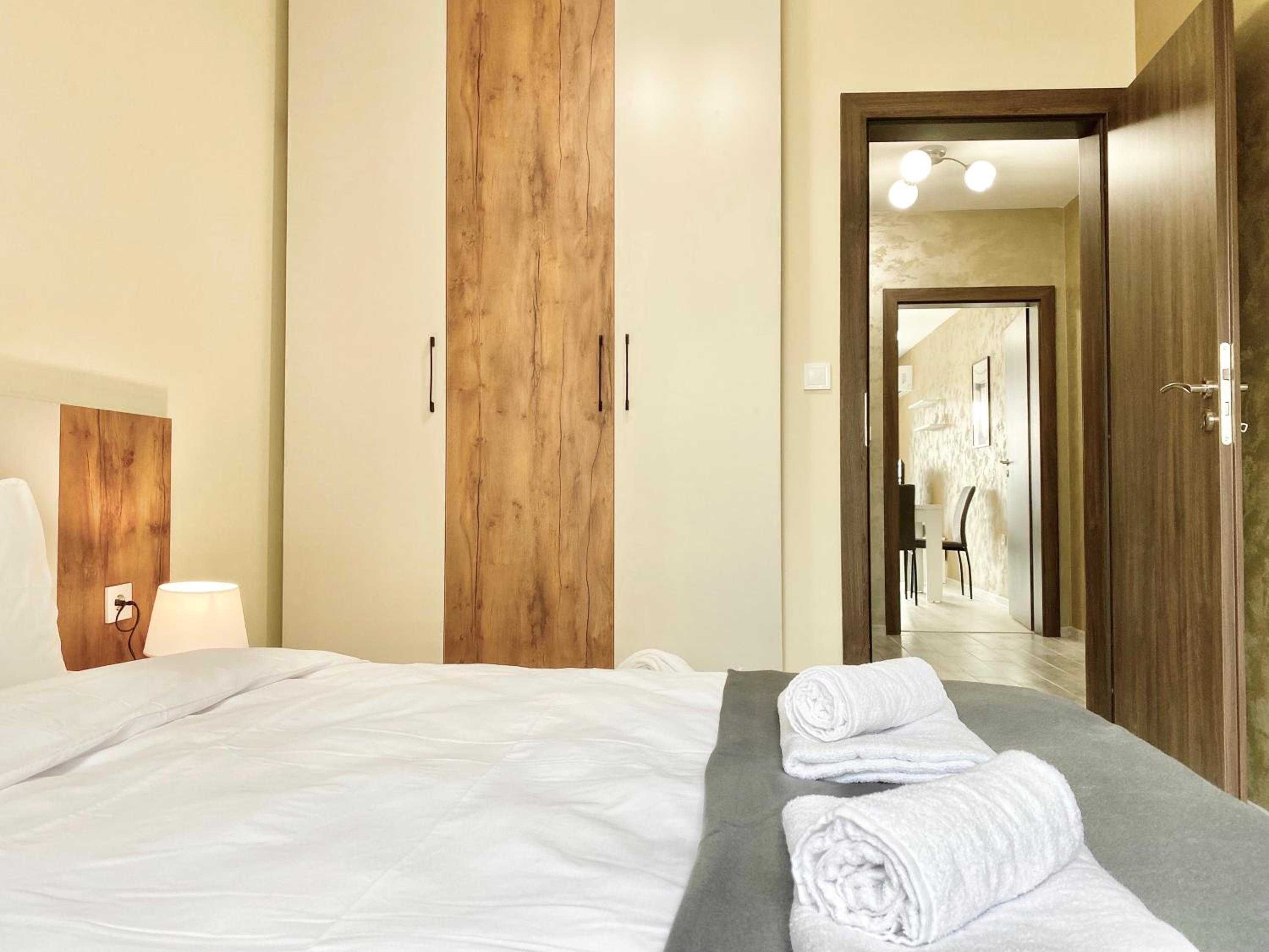 Beautiful & Comfy Apartment for 4 Guest and Free Parking
