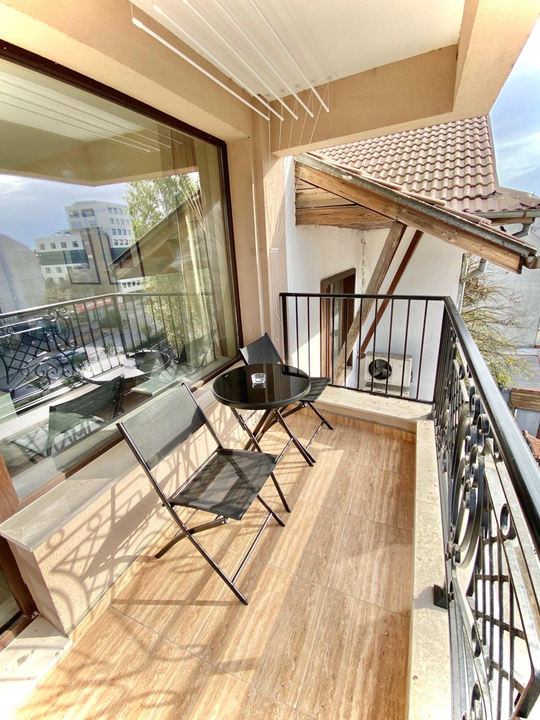 Beautiful & Comfy Apartment for 4 Guest and Free Parking