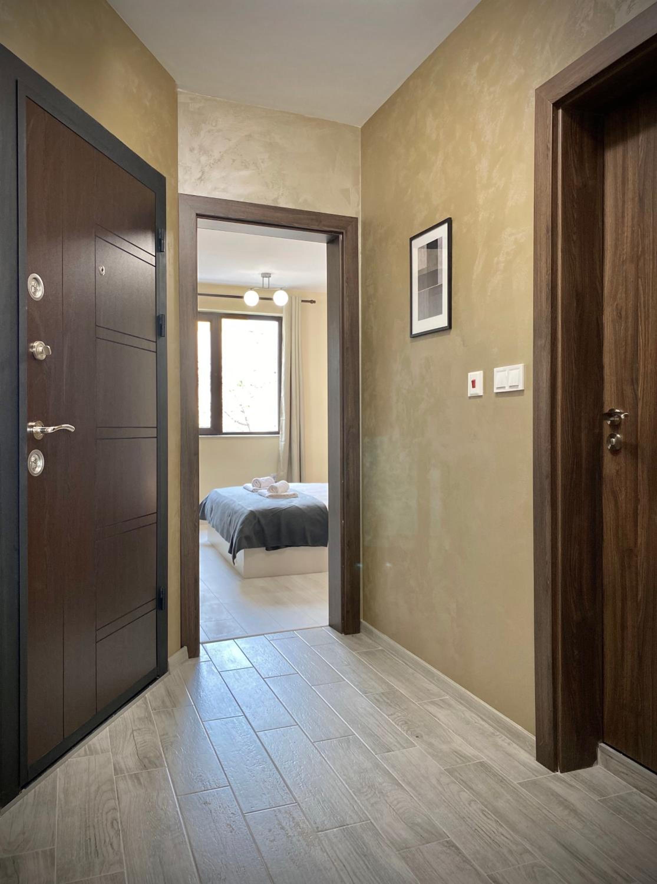 Beautiful & Comfy Apartment for 4 Guest and Free Parking
