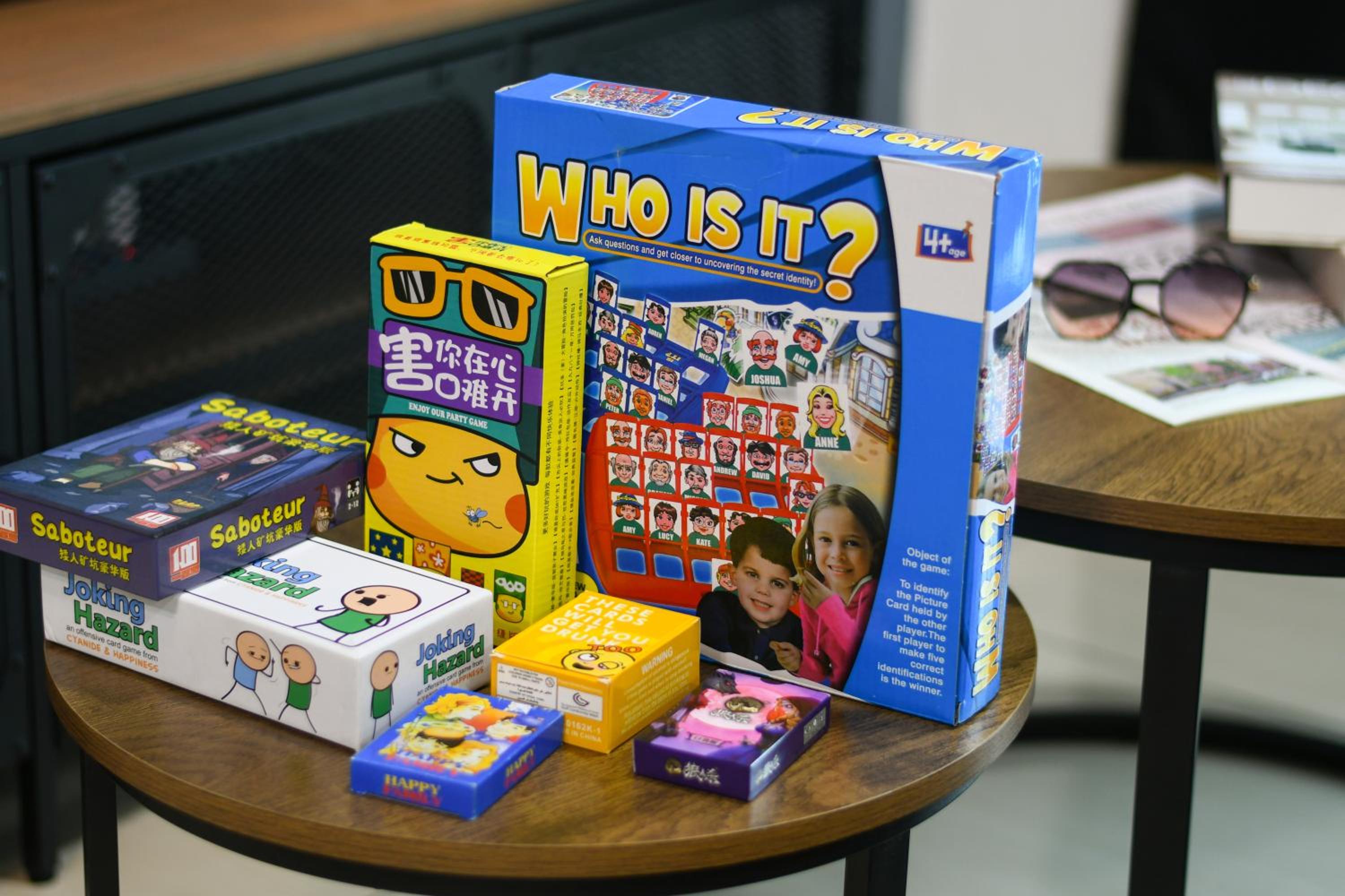 Mount Austin Manhattan Free wifi Board Game Mahjong