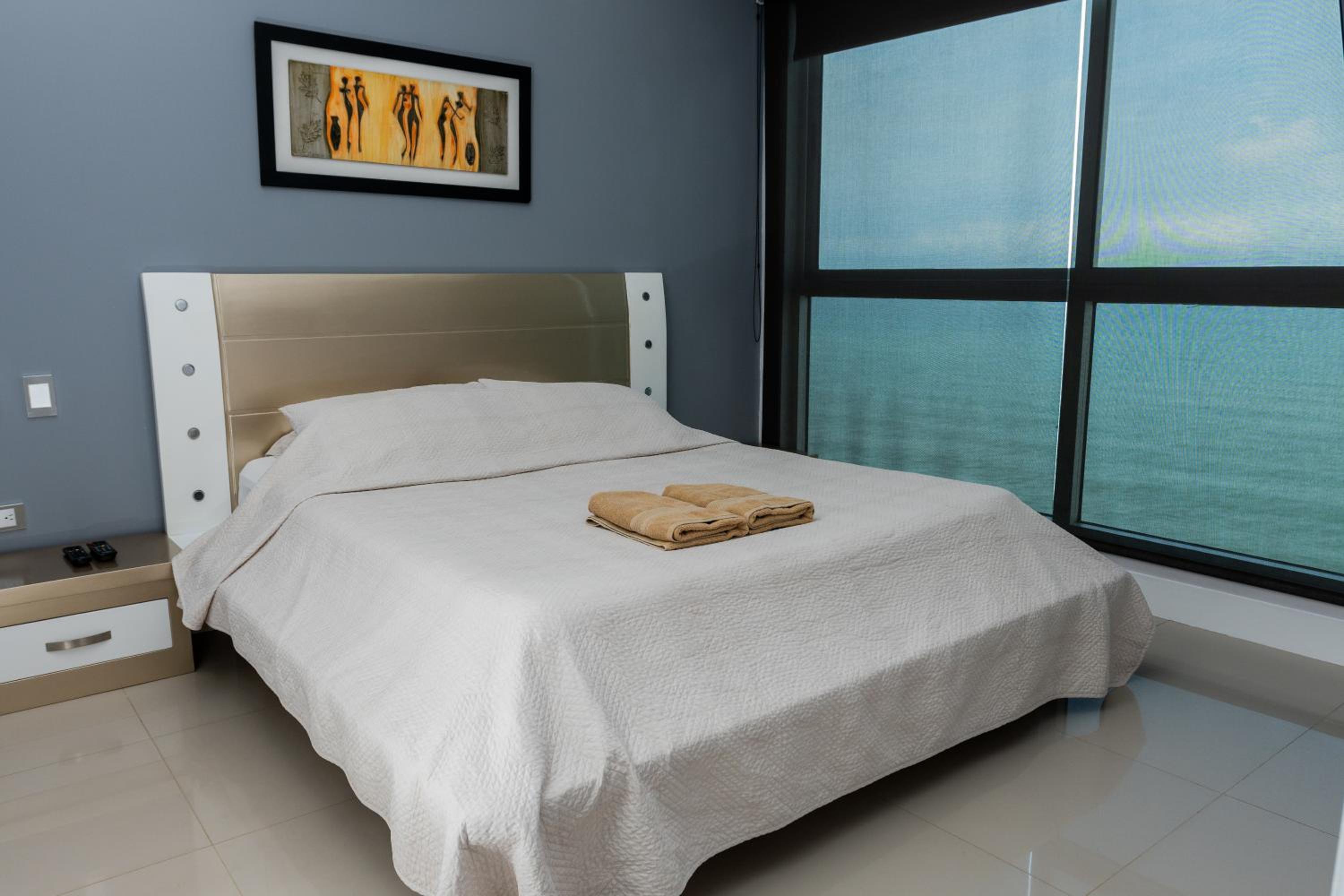 Ocean view Apartment Cartagena Colombia 16 thfloor