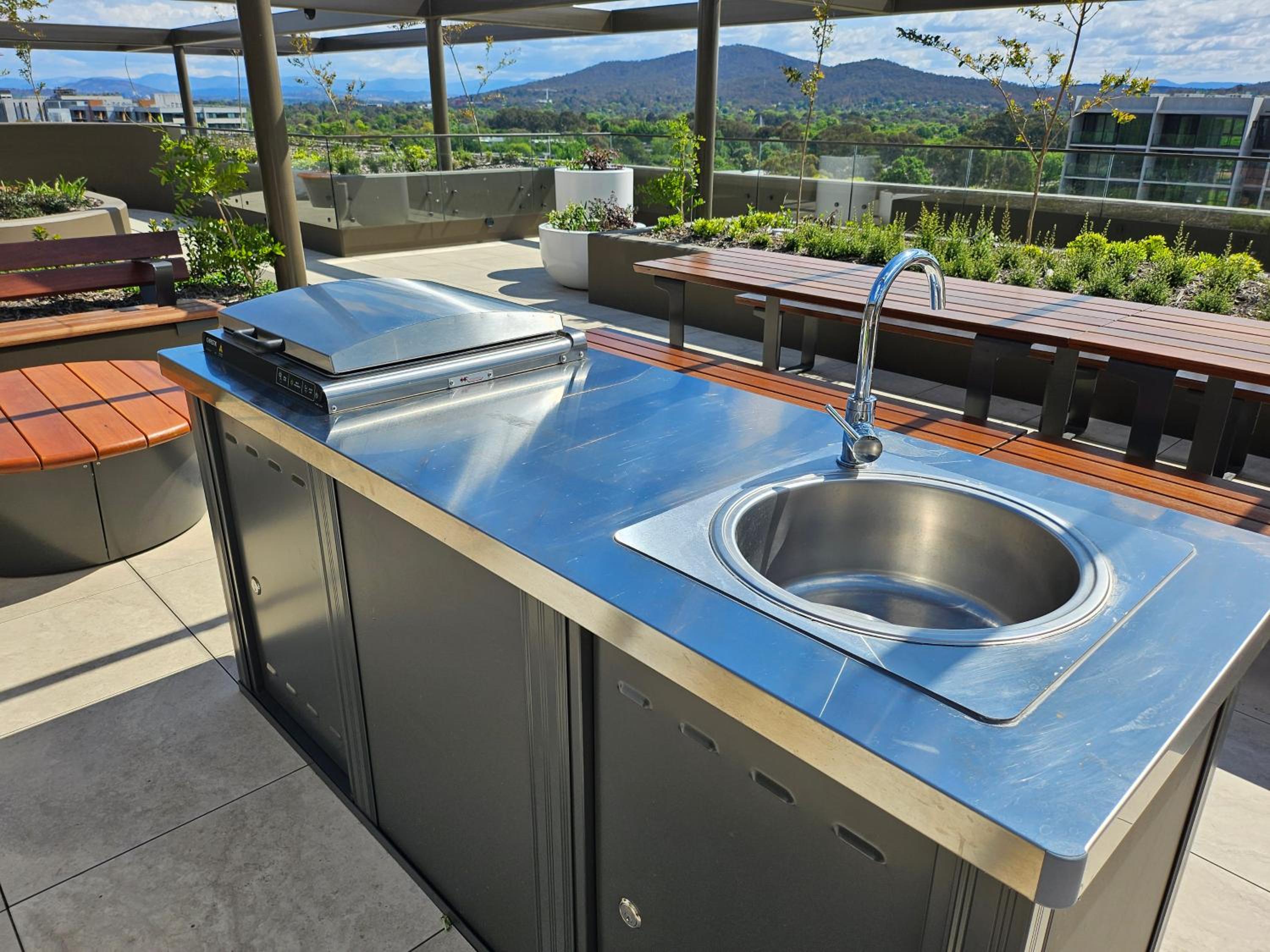 Kashmir, Modern and luxury 2BR 2BA, Fast WiFi & Netflix, Free Parking, Central Location, near CBD