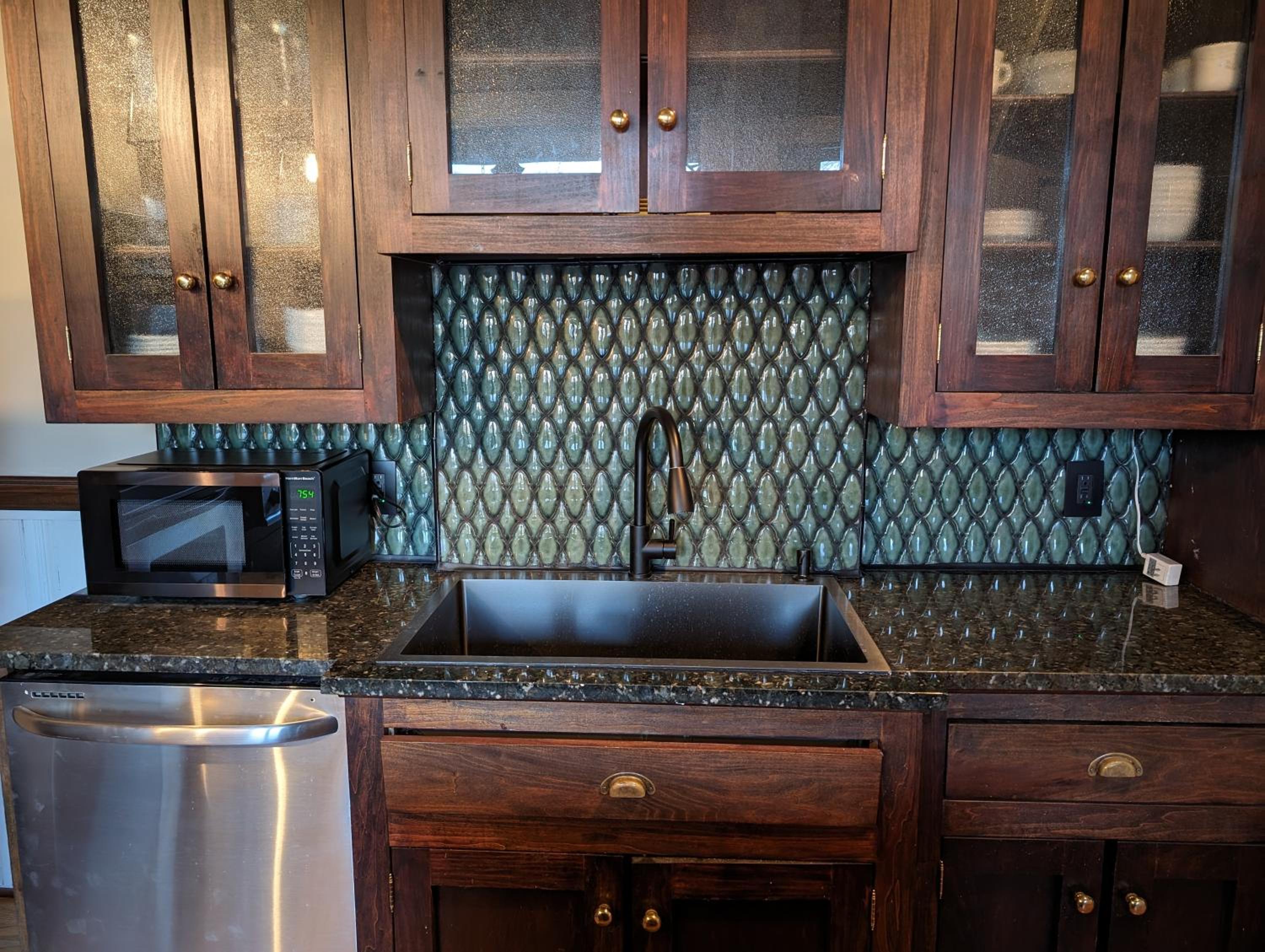 Historic Escape in Mansion Row - Sleeps 12! view 5