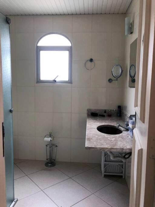 Apartamento muito charmoso na praia da Enseada