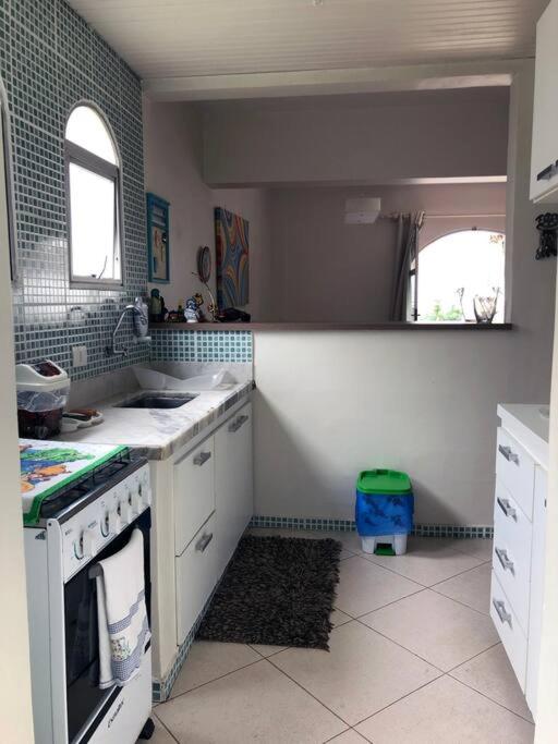 Apartamento muito charmoso na praia da Enseada