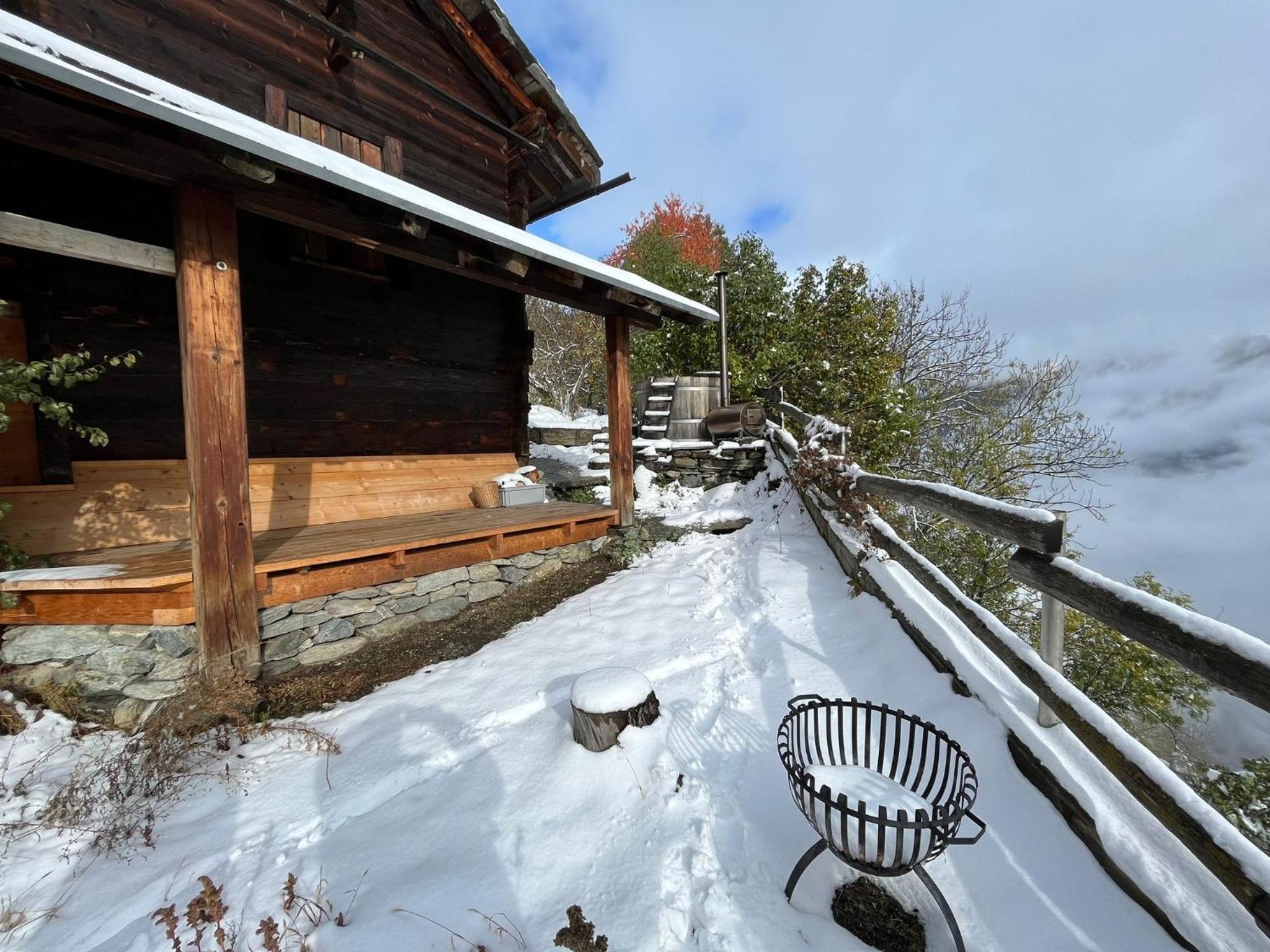 Chalet La Paz with Hotpot and Sauna