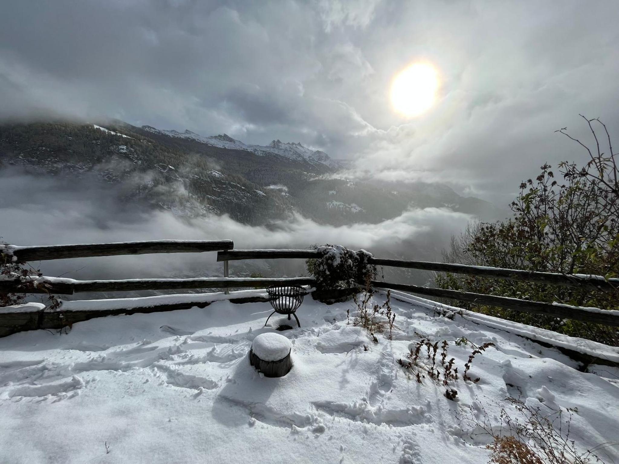 Chalet La Paz with Hotpot and Sauna