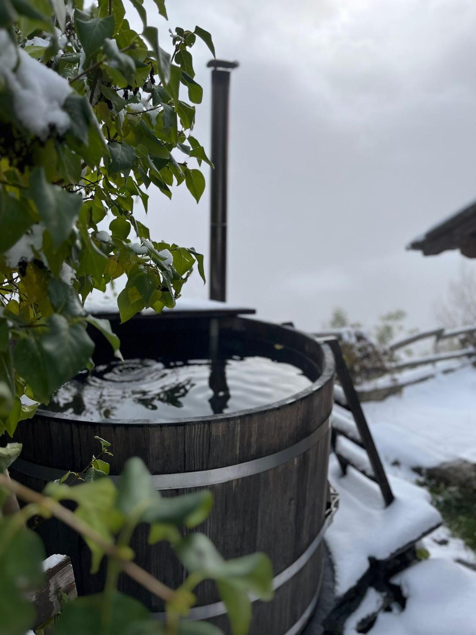 Chalet La Paz with Hotpot and Sauna