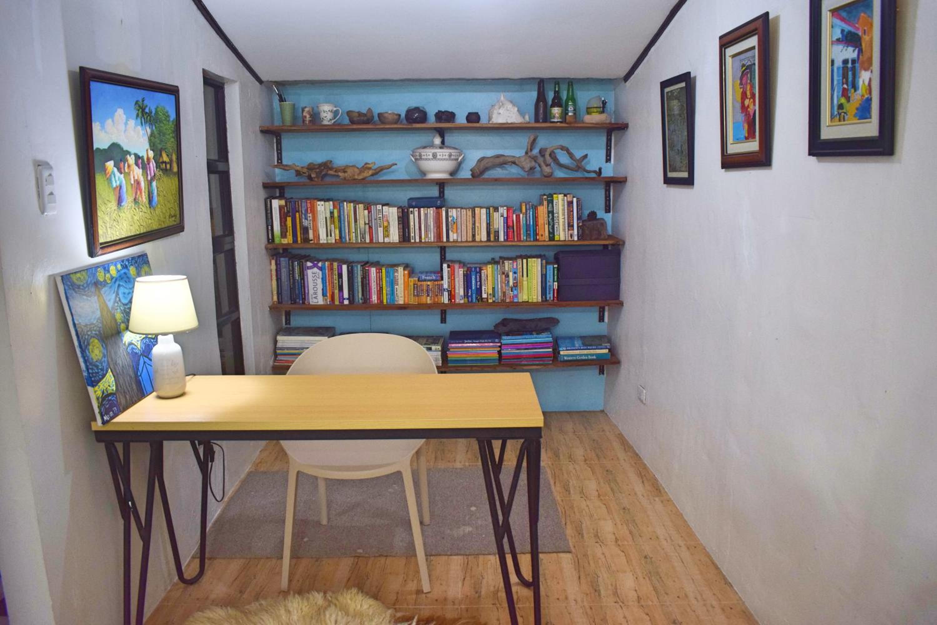 Cozy 1-bedroom house in quiet residential village. view 2
