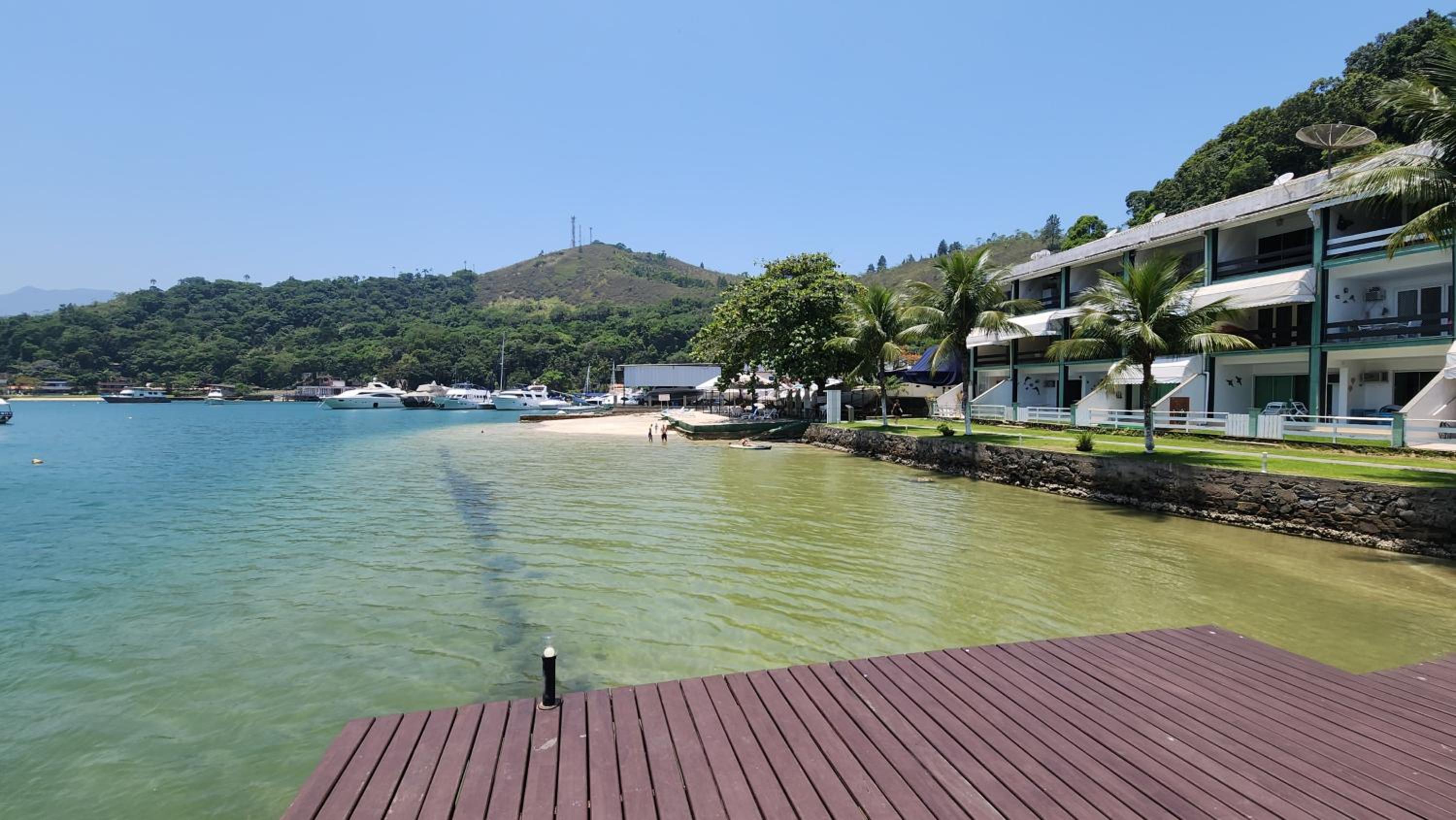 Apartamento Condomínio Aquarius I em Angra