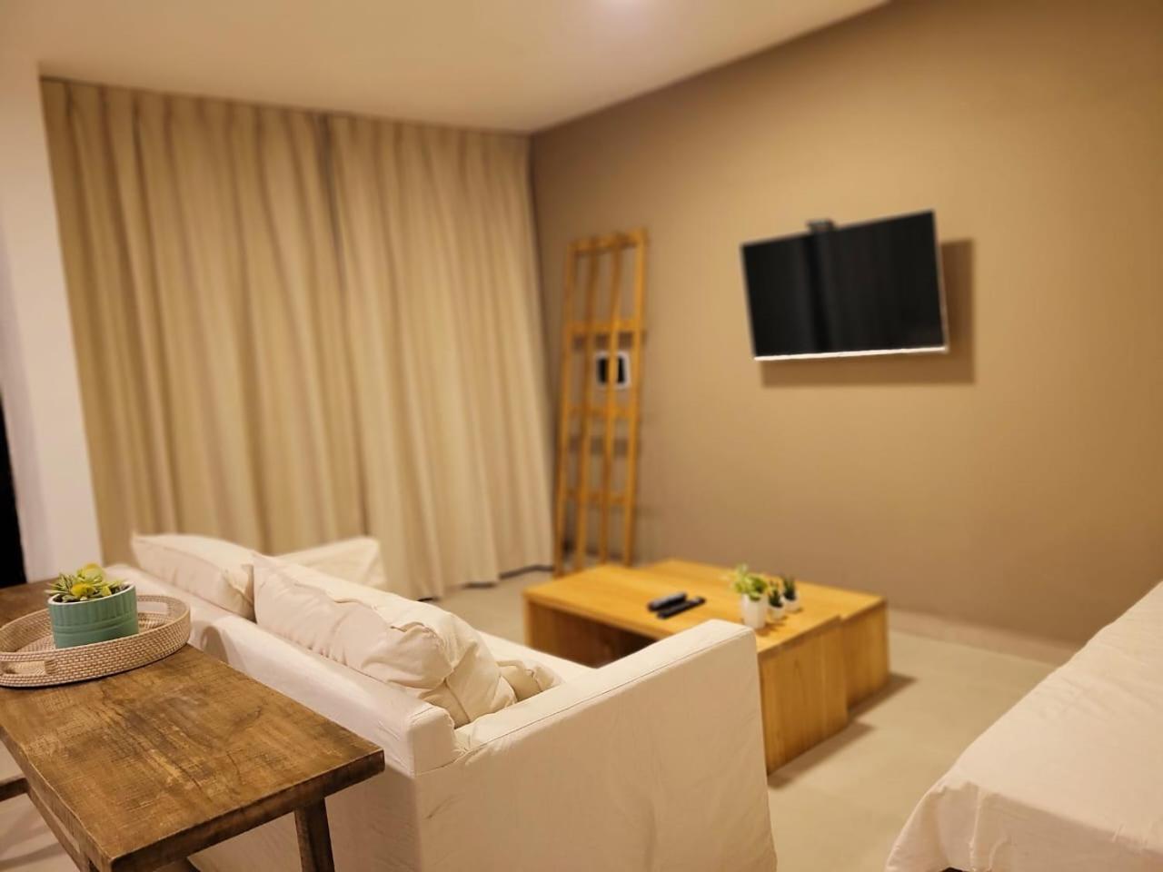 Casa Roque Funes, ubicado en Cerro de las Rosas Córdoba, Ofrece, Asador, Pileta, Cercanias, Estadio Kempes, aeropuerto Ambrosio Taravella, Orfeo Superdomo,