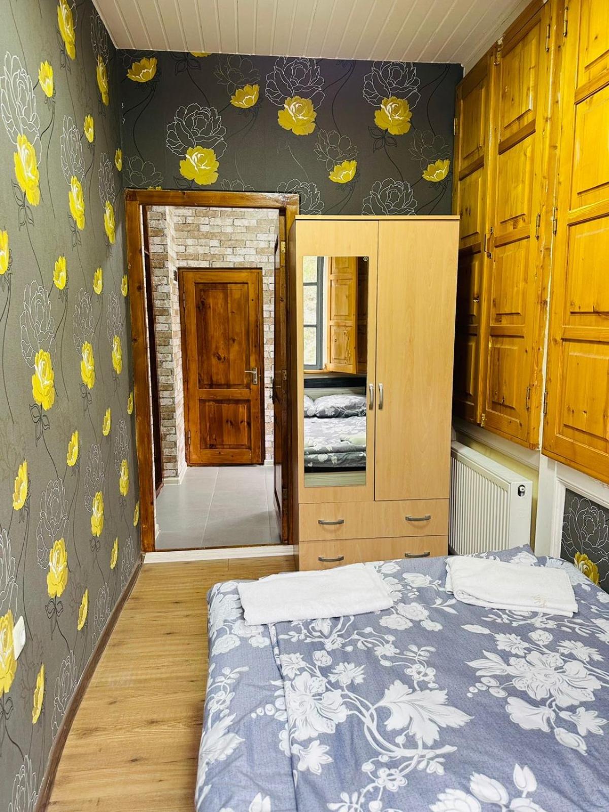 Nikas Apartment
