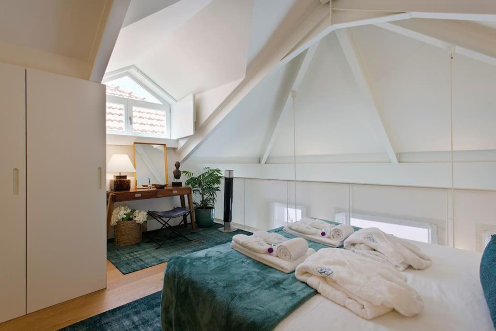 BOUTiQUE Rentals- LOvPORTO Ribeira historic center view 3