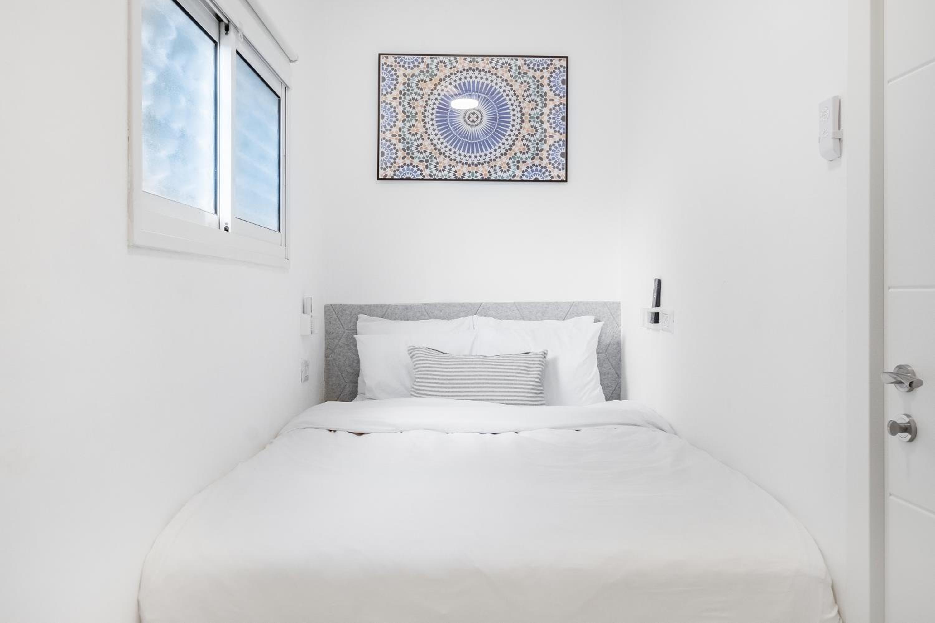 Moroccan style apartment near Bahai Gardens view 5